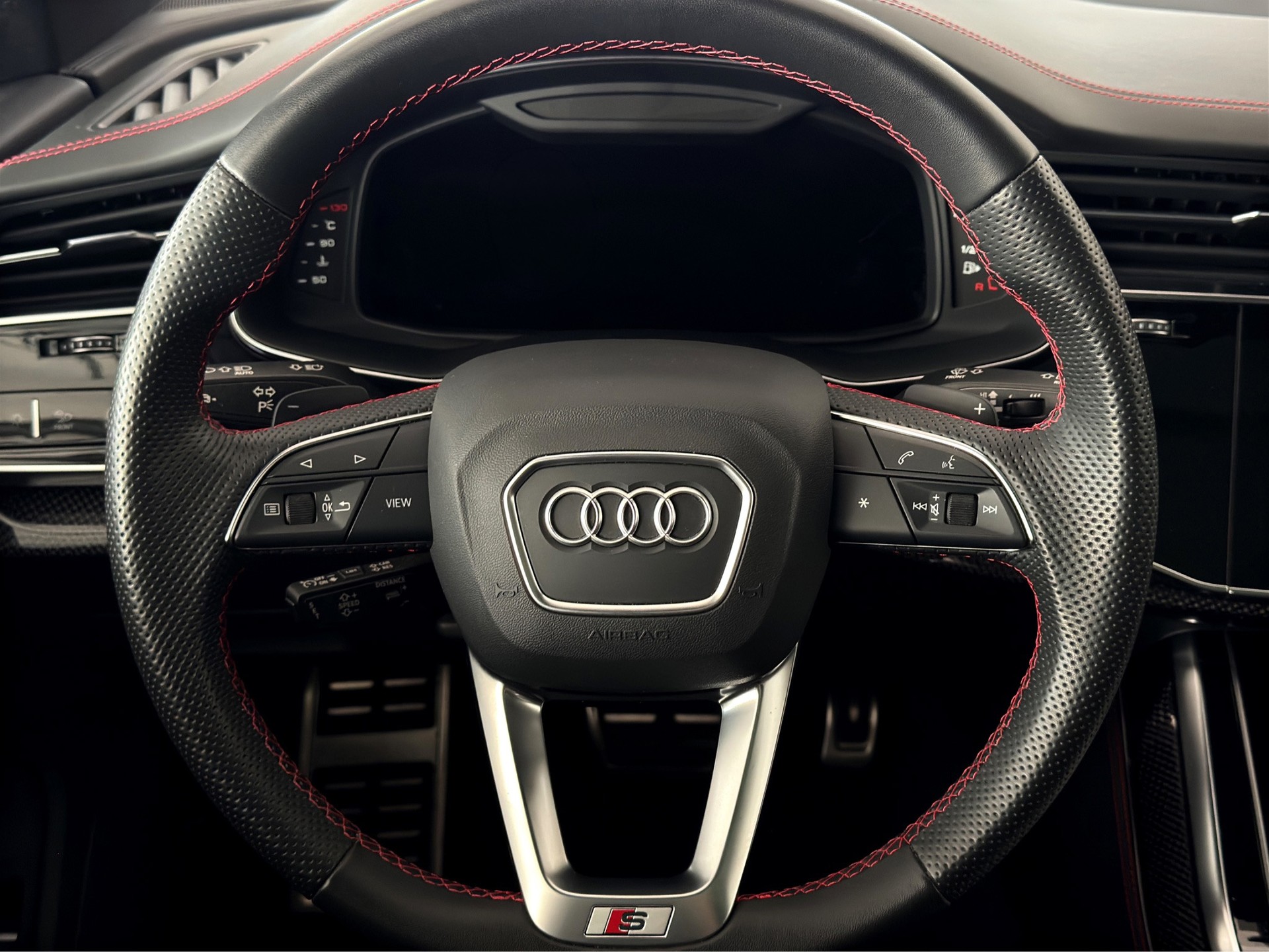 AUDI SQ7 TFSI quattro Competizion Plus "Carbon-Pano-AHK-7.Sitzer"-image-18
