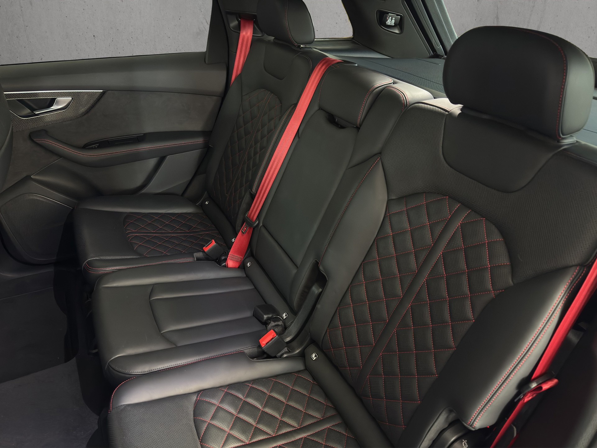 AUDI SQ7 TFSI quattro Competizion Plus "Carbon-Pano-AHK-7.Sitzer"-image-13