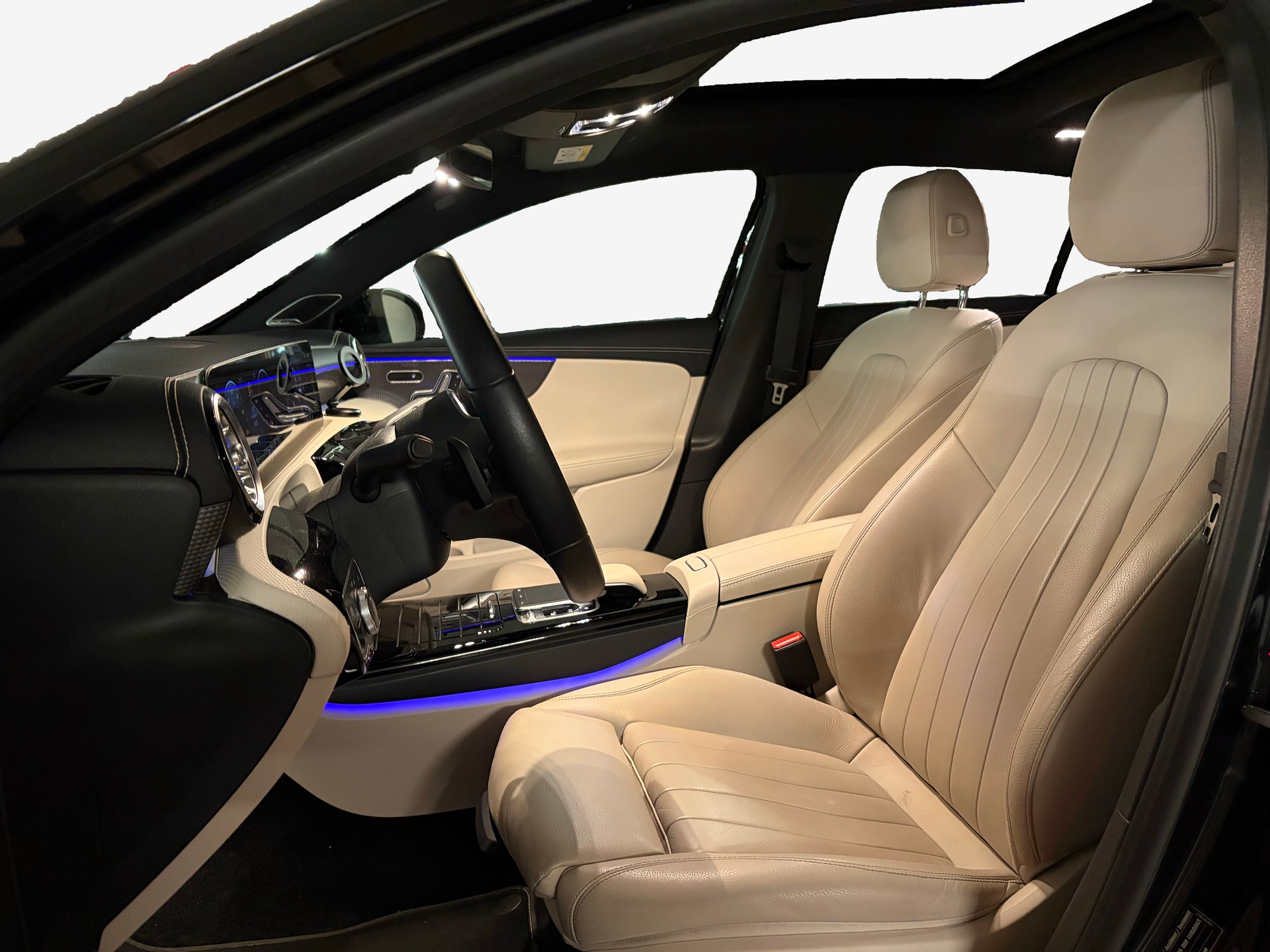 MERCEDES-BENZ A 200 Progressive-image-10