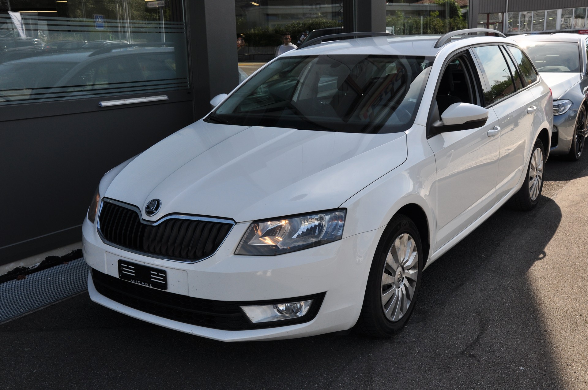 SKODA Octavia Combi 2.0 TDI Ambition 4x4 DSG-image-4