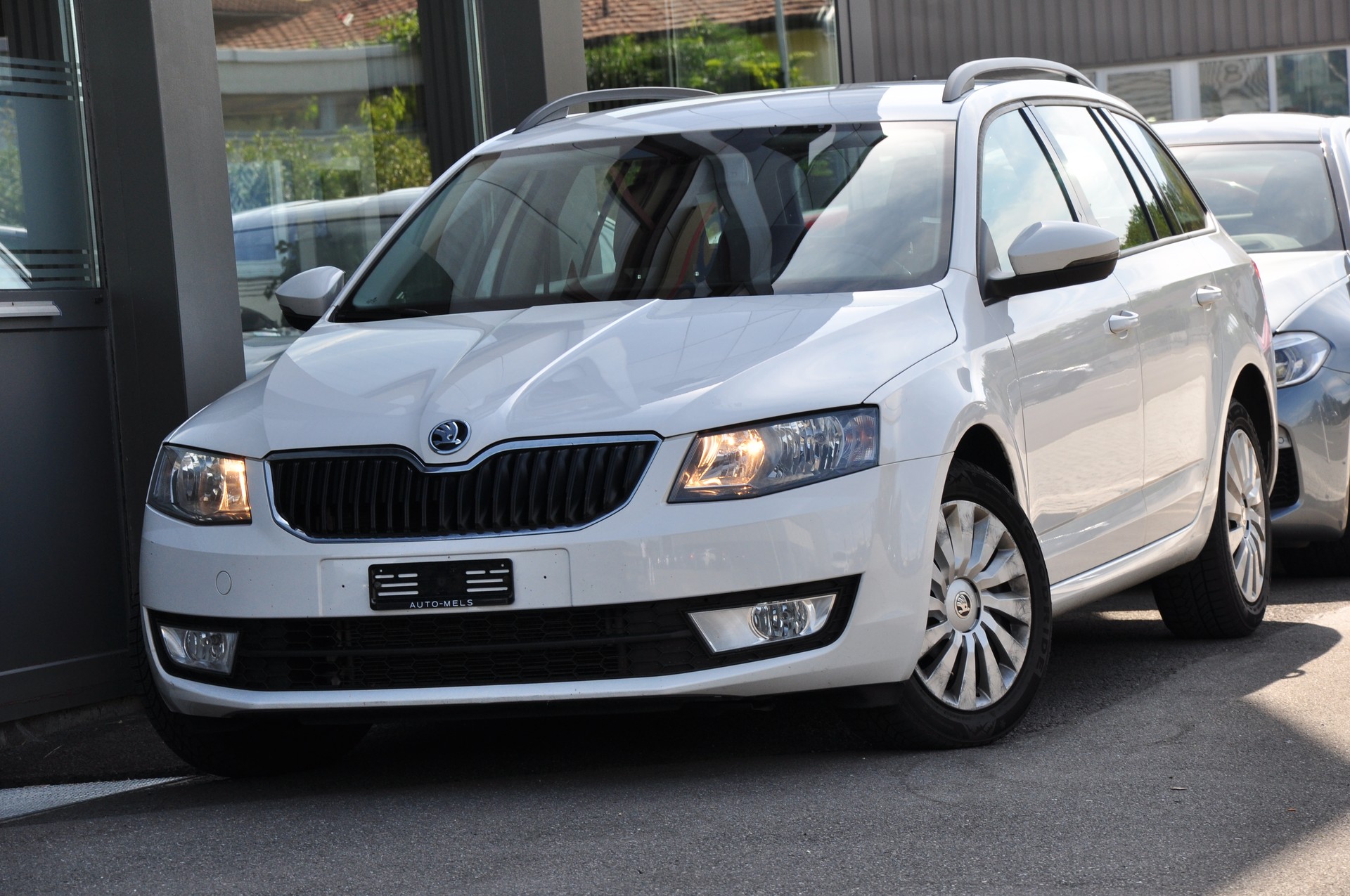 SKODA Octavia Combi 2.0 TDI Ambition 4x4 DSG-image-1