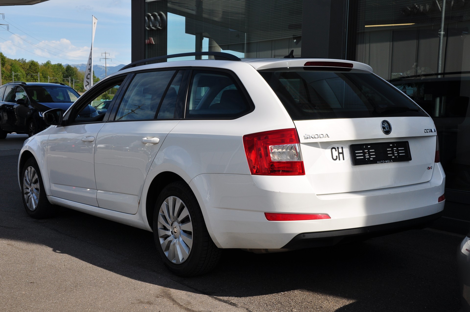 SKODA Octavia Combi 2.0 TDI Ambition 4x4 DSG-image-5