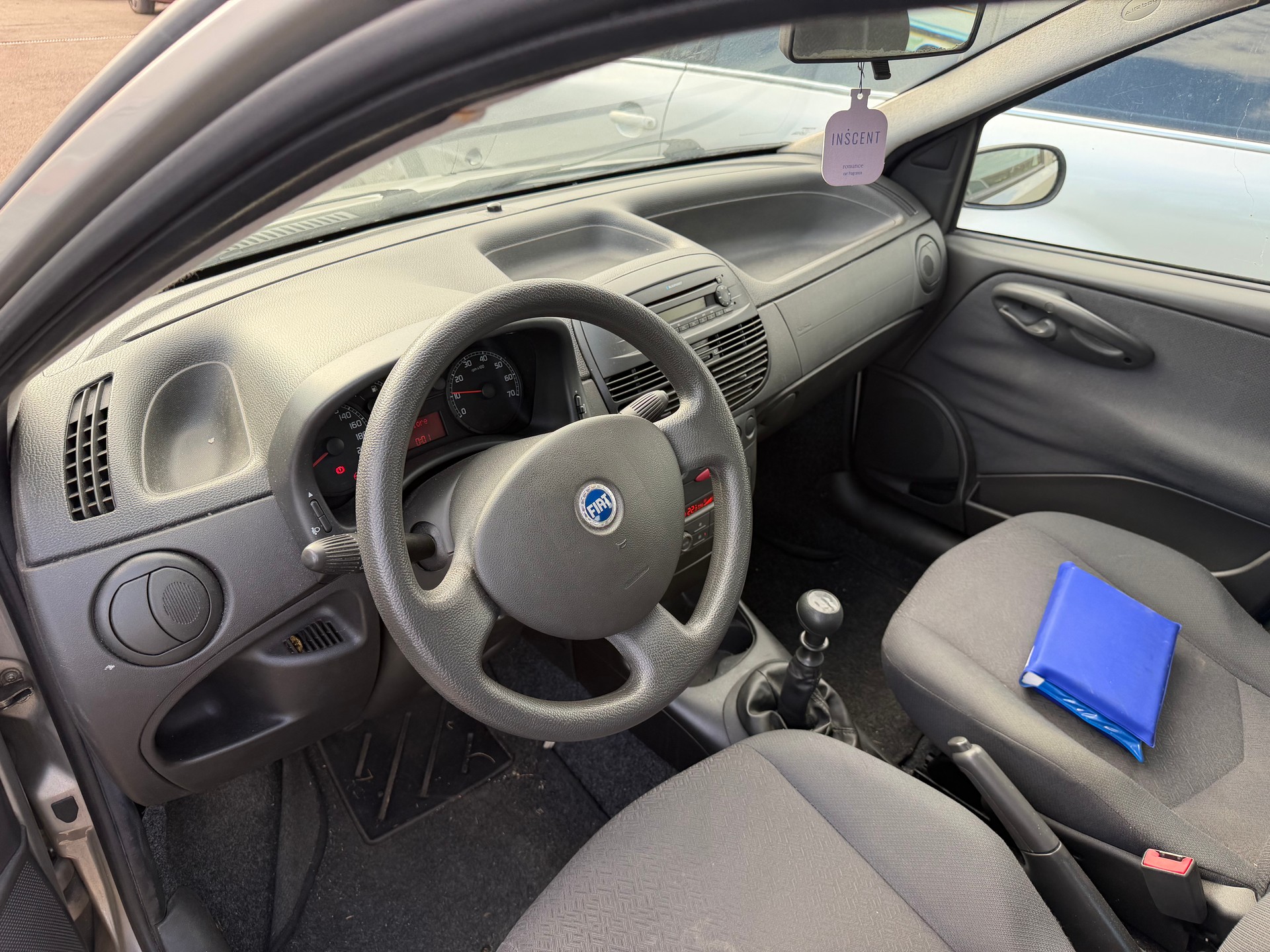 FIAT Punto 1.4 16V Emotion-image-3