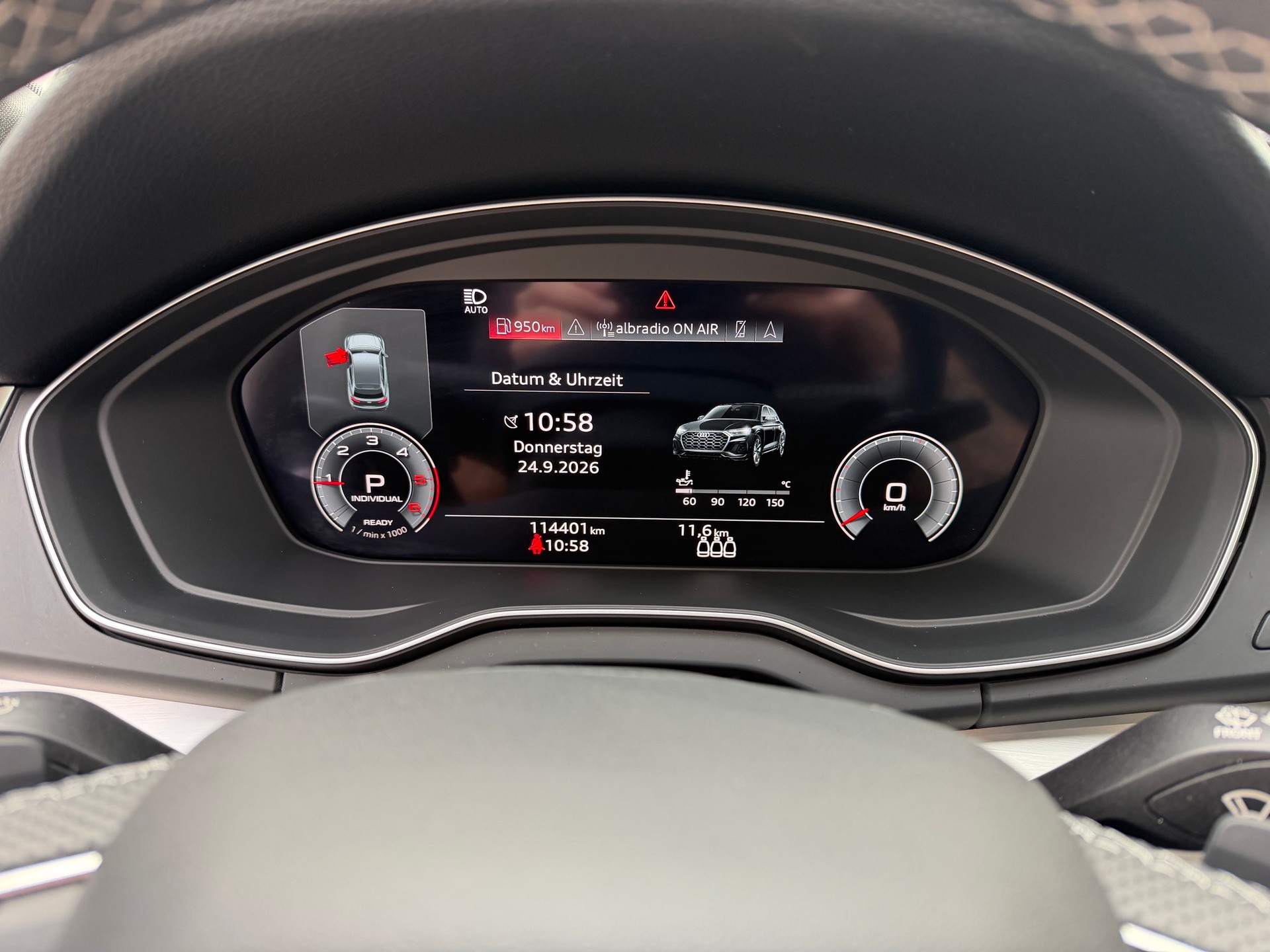 AUDI Q5 40 TDI S-Line Black Edition quattro S-tronic-image-9