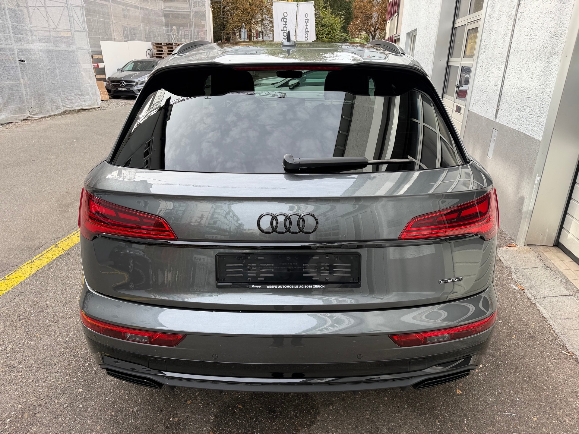 AUDI Q5 40 TDI S-Line Black Edition quattro S-tronic-image-6