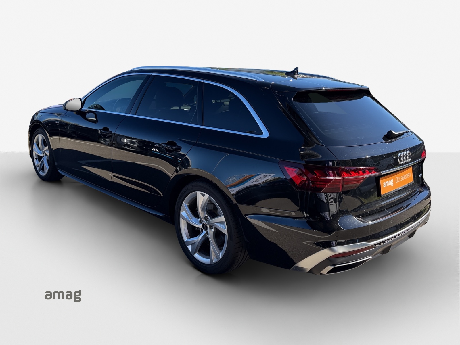 AUDI A4 Avant 40 TFSI S line S-tronic quattro-image-2