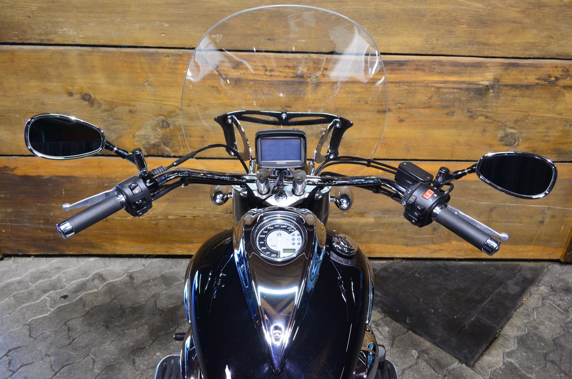 YAMAHA XVS 950 A Midnight Star-showroom-element-2