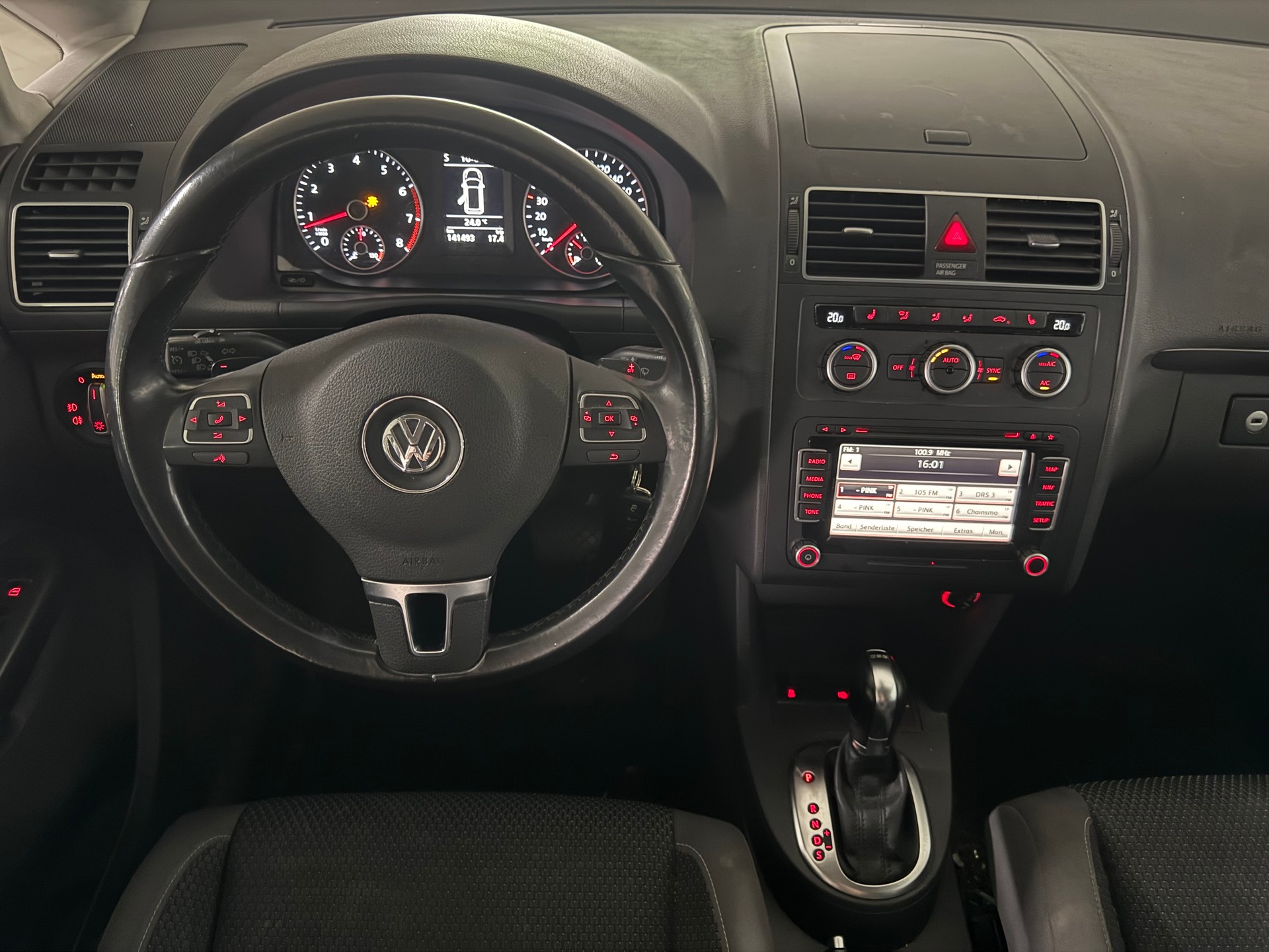 VW Touran 1.4 TSI Comfortline DSG 7-Platz-image-10