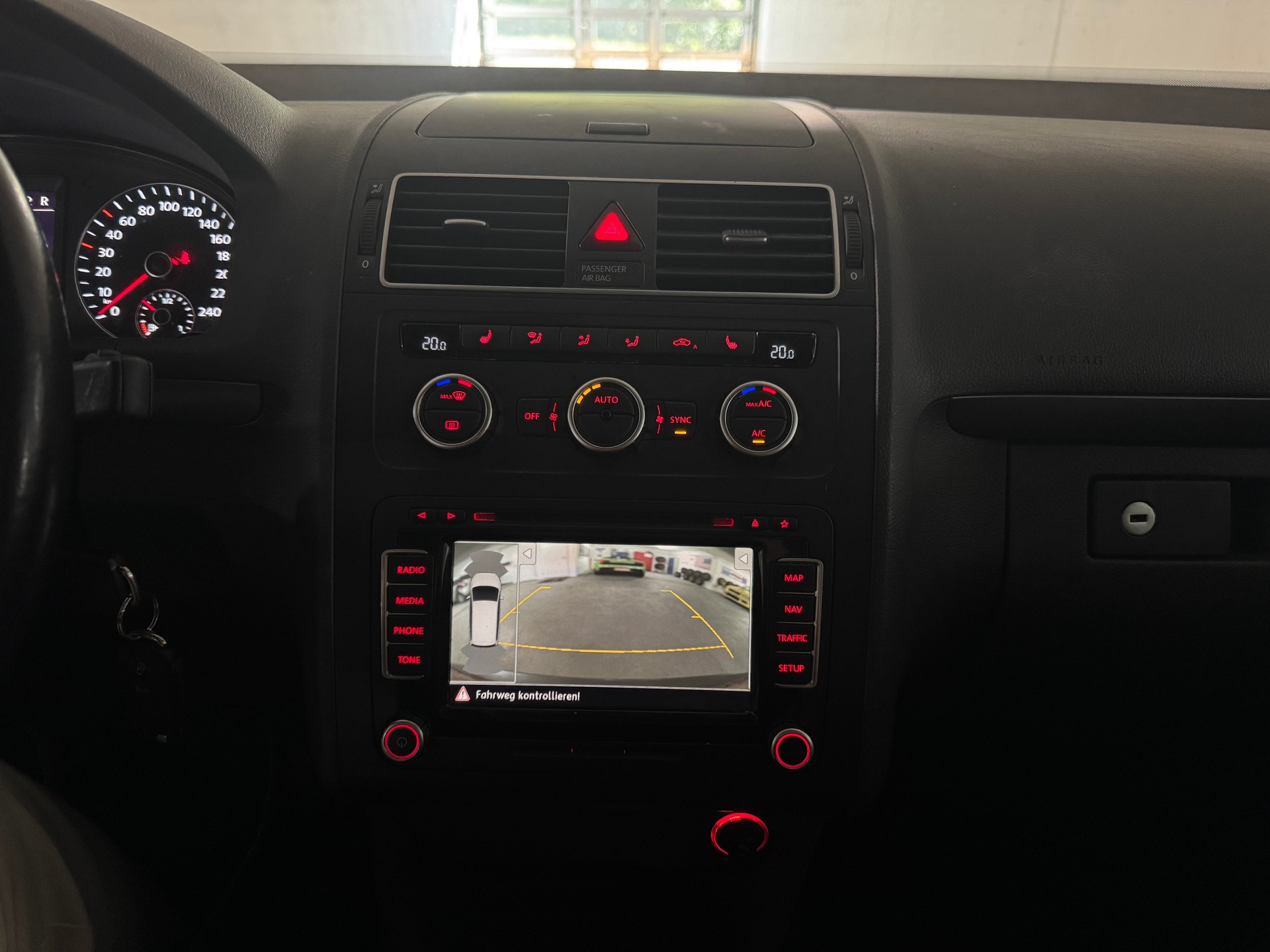 VW Touran 1.4 TSI Comfortline DSG 7-Platz-image-12