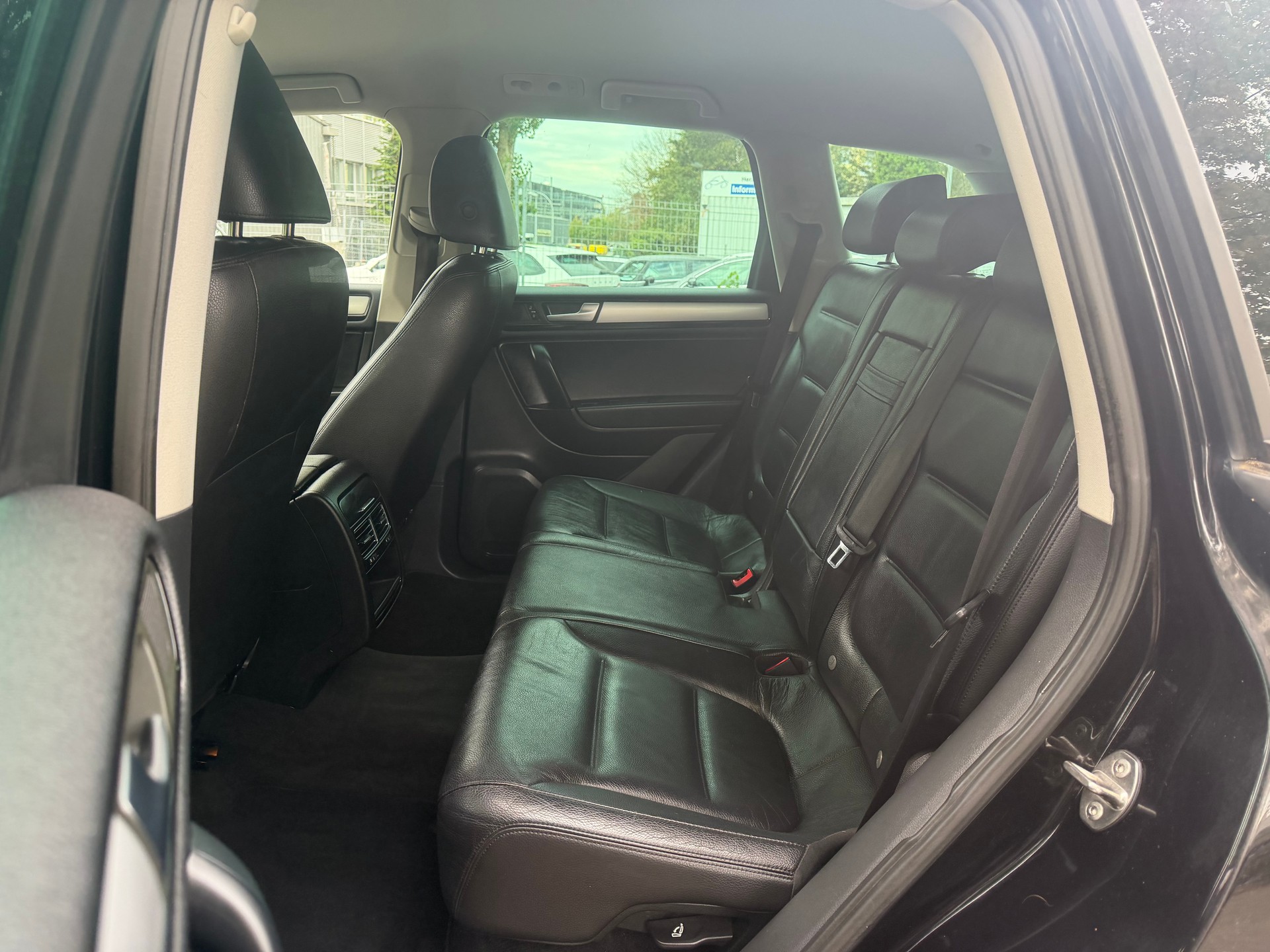 VW Touareg 3.0 TDI BlueMotion Technology Tiptronic * Leder * Gr. Navi * Xenon * Klima-auto * PDC V&H * Tempomat * AHK 3500Kg * B5b-image-6