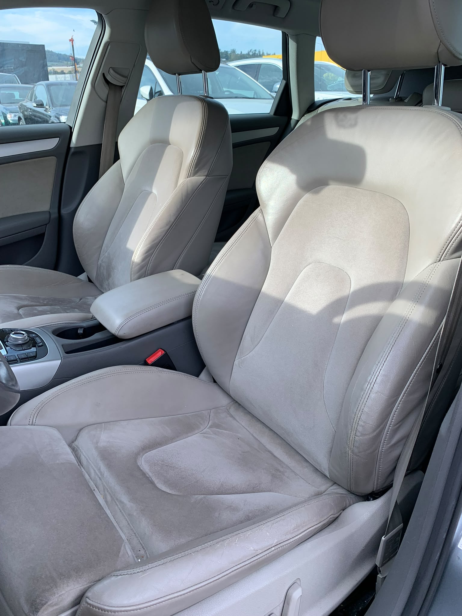 AUDI A4 Avant 2.0 TDI multitronic (Klimatronik * Alufelgen * Sensoren * Leder/Alcantara * Xenon Led * Navigation * BO5)-image-13