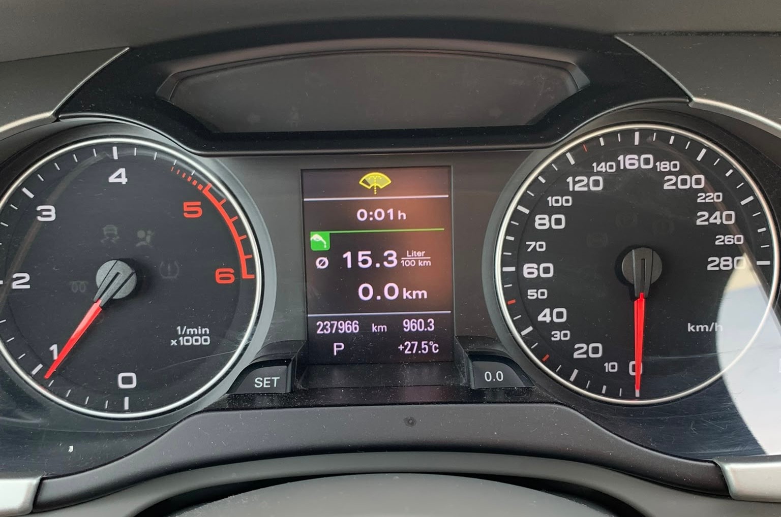 AUDI A4 Avant 2.0 TDI multitronic (Klimatronik * Alufelgen * Sensoren * Leder/Alcantara * Xenon Led * Navigation * BO5)-image-7