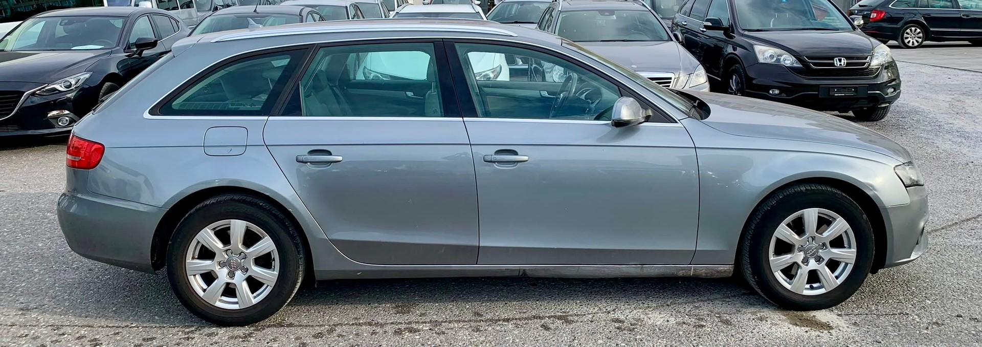 AUDI A4 Avant 2.0 TDI multitronic (Klimatronik * Alufelgen * Sensoren * Leder/Alcantara * Xenon Led * Navigation * BO5)-image-6