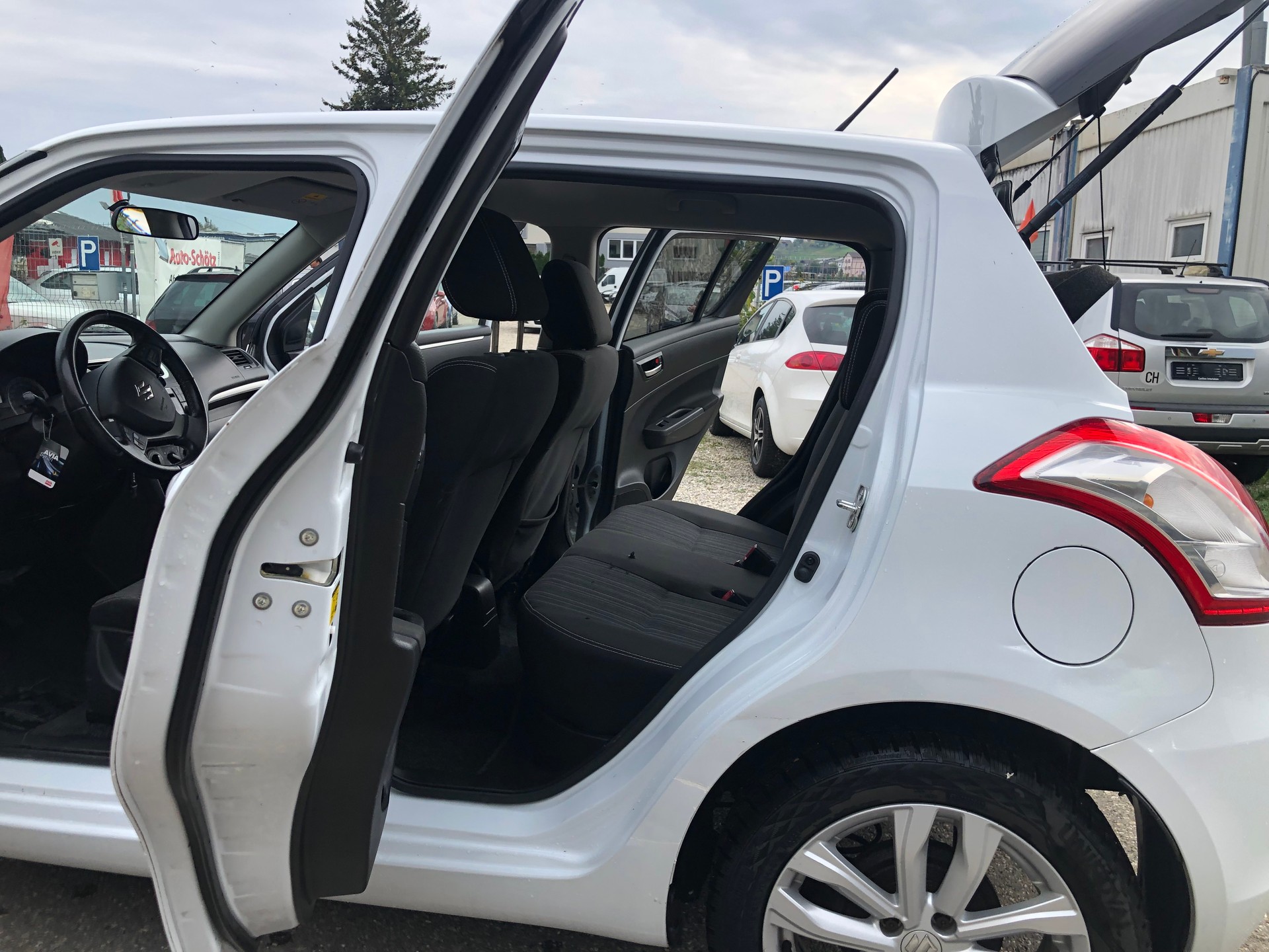 SUZUKI Swift 1.2i 16V Compact+-image-9
