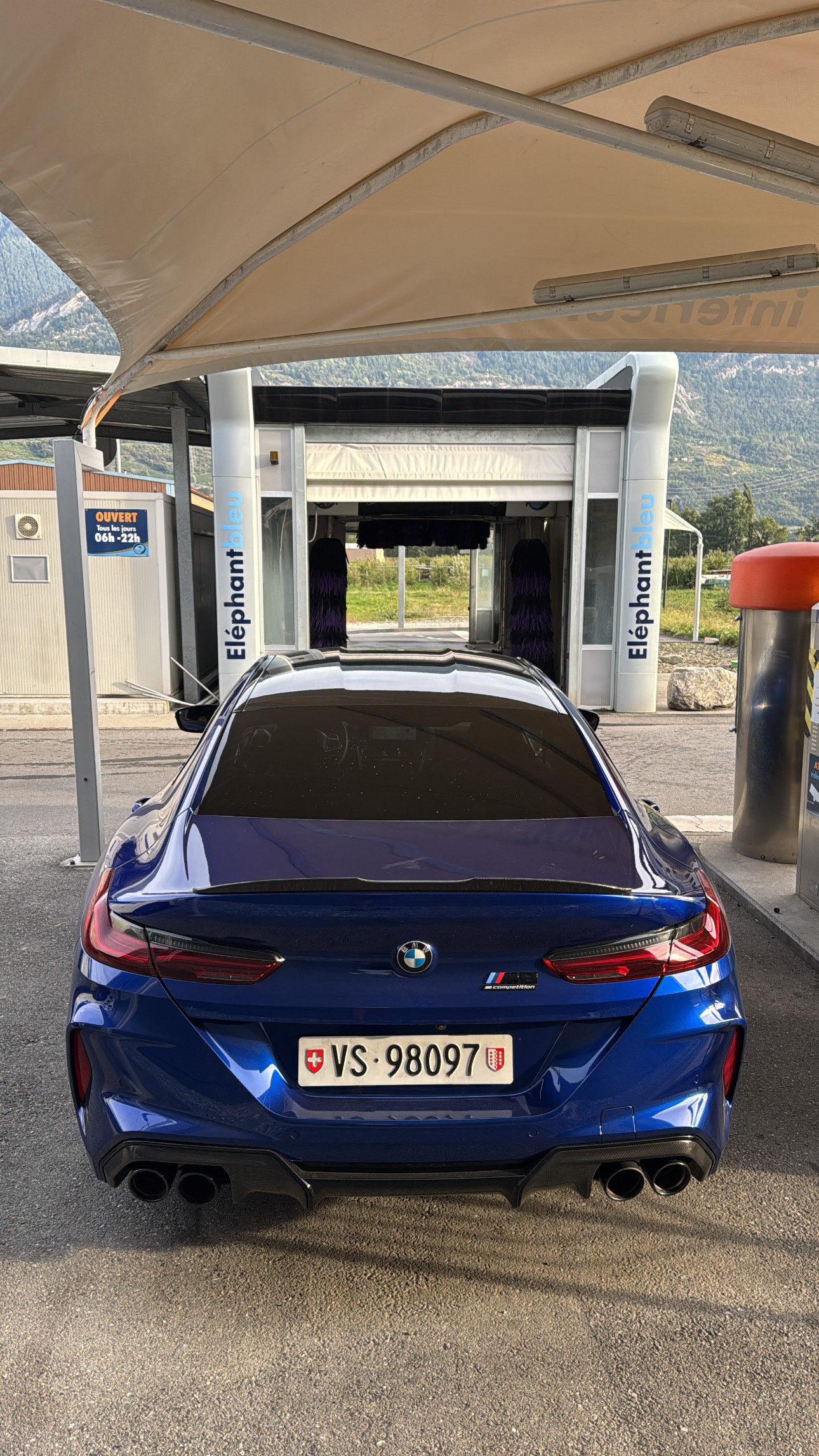 BMW M8 Competition xDrive-image-1