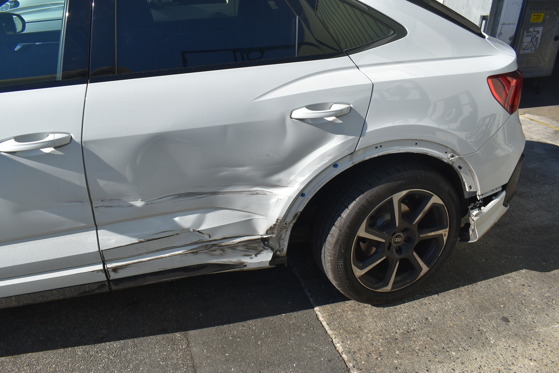 AUDI Q3 Sportback 35 TDI S line quattro S-tronic-image-4