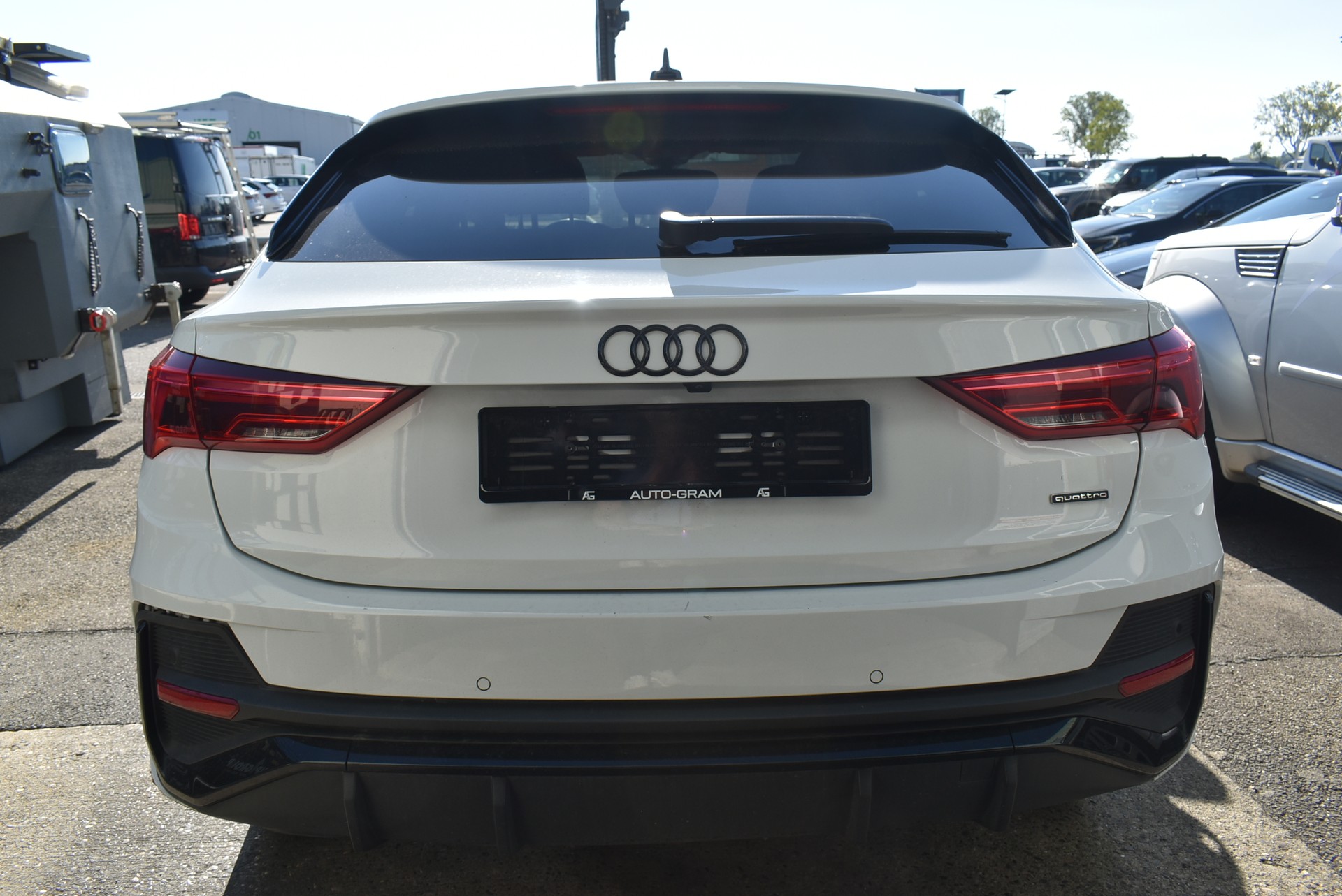 AUDI Q3 Sportback 35 TDI S line quattro S-tronic-image-11