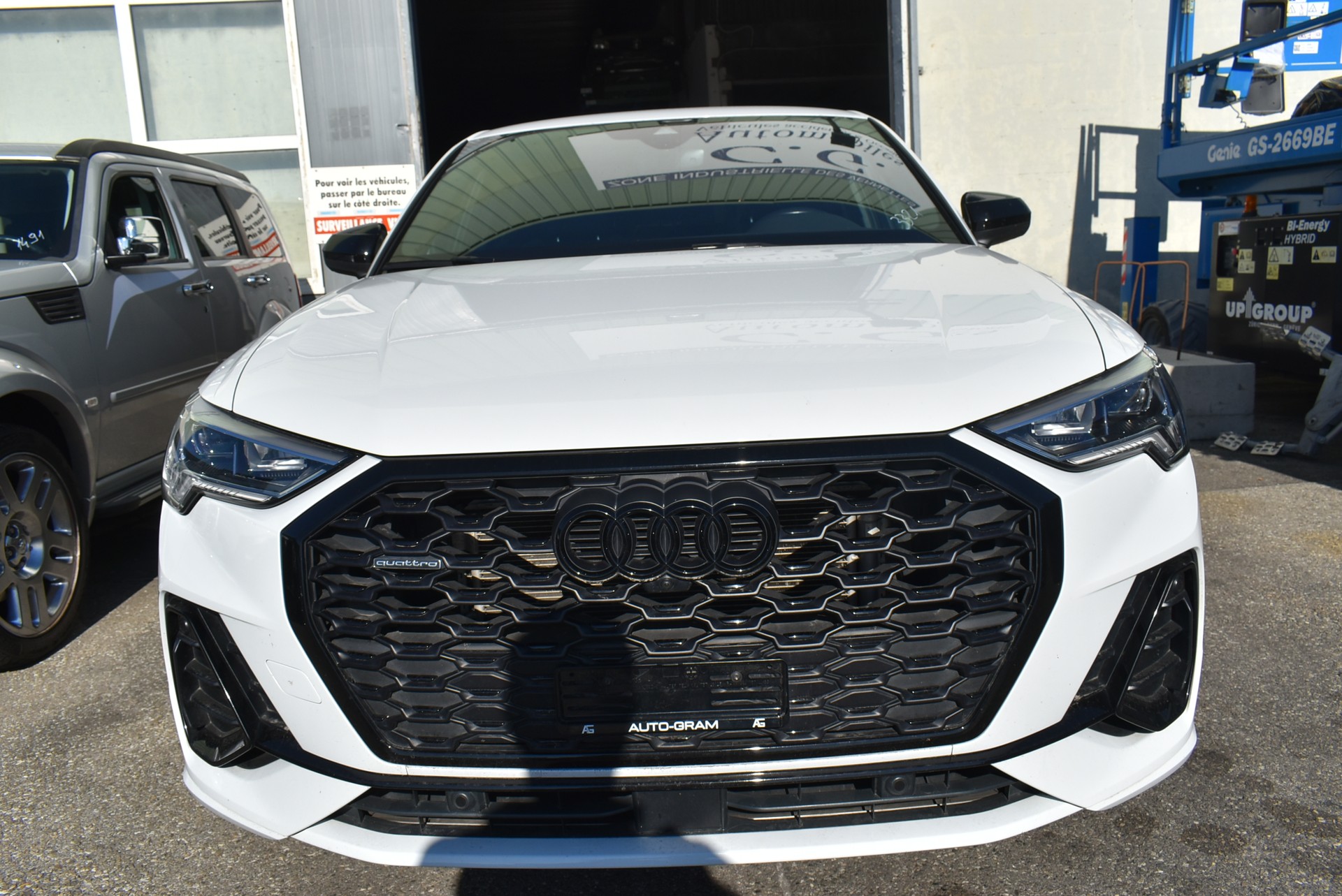 AUDI Q3 Sportback 35 TDI S line quattro S-tronic-image-5