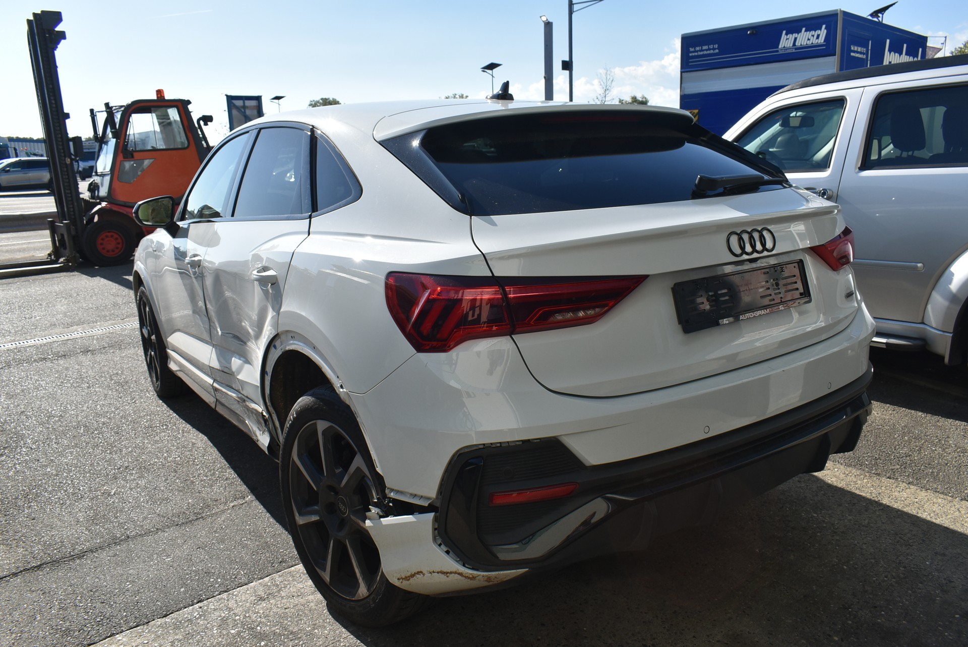 AUDI Q3 Sportback 35 TDI S line quattro S-tronic-image-12