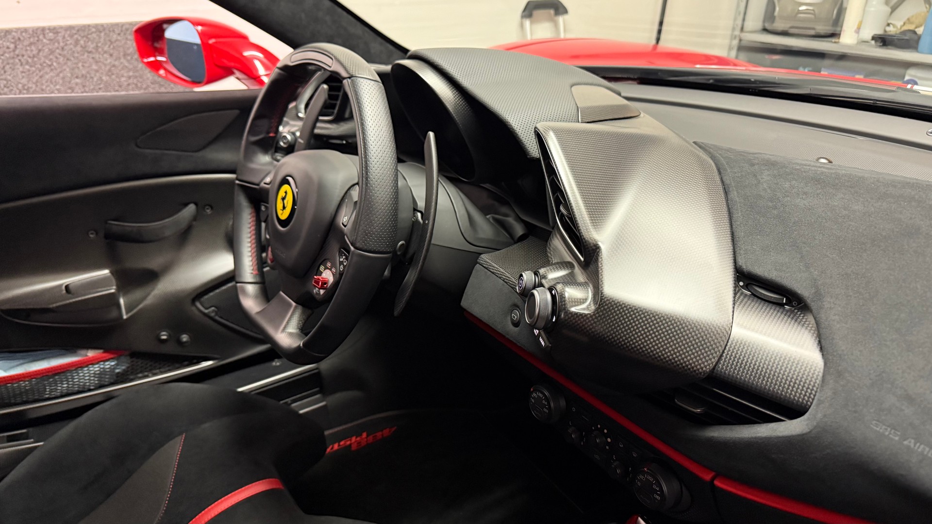 FERRARI 488 Pista 3.9 V8-image-6