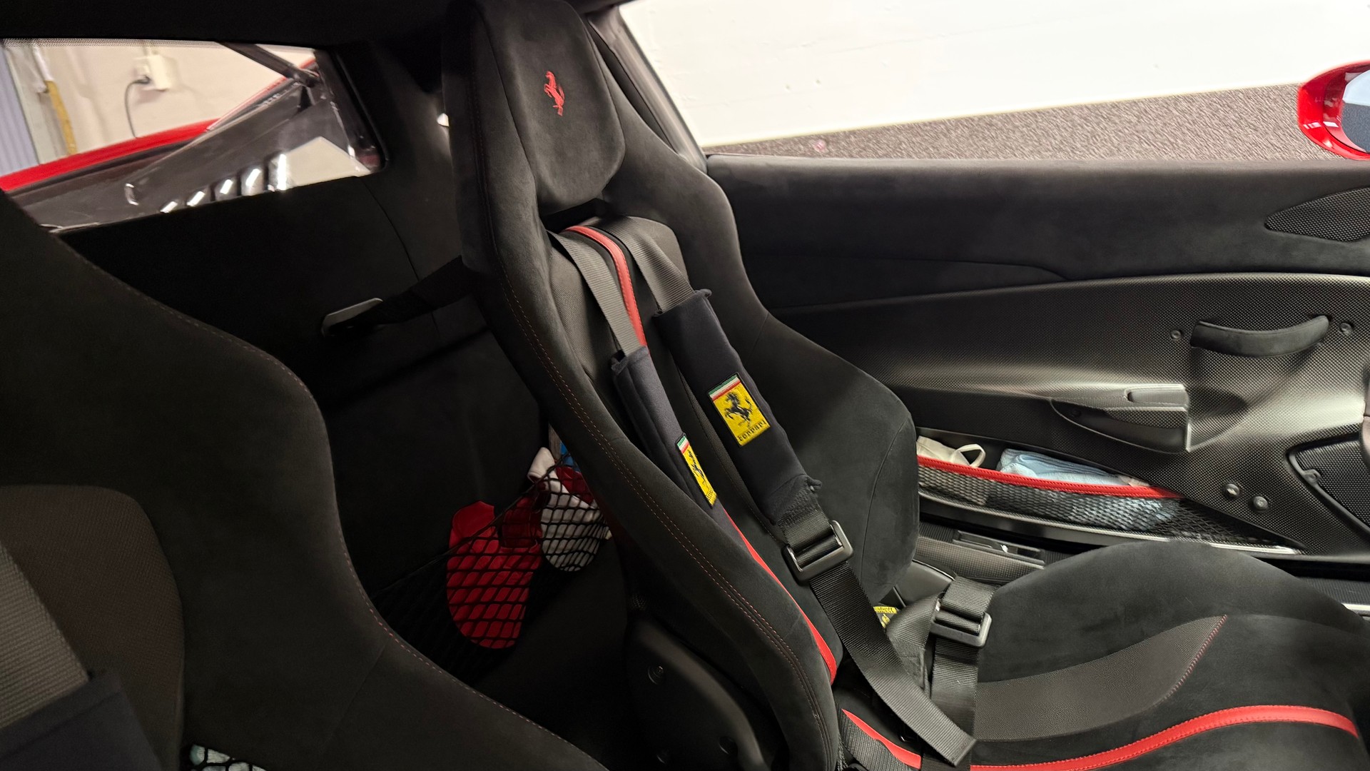 FERRARI 488 Pista 3.9 V8-image-7