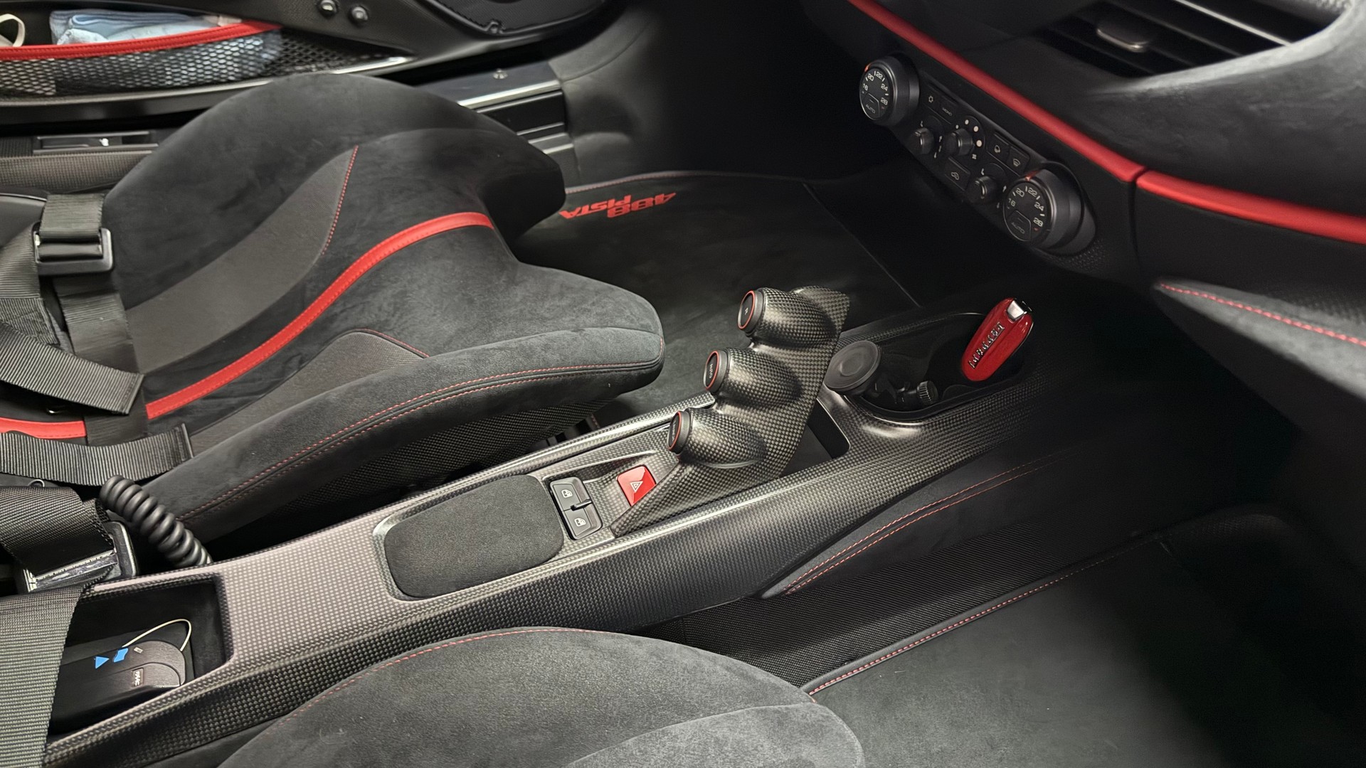 FERRARI 488 Pista 3.9 V8-image-5