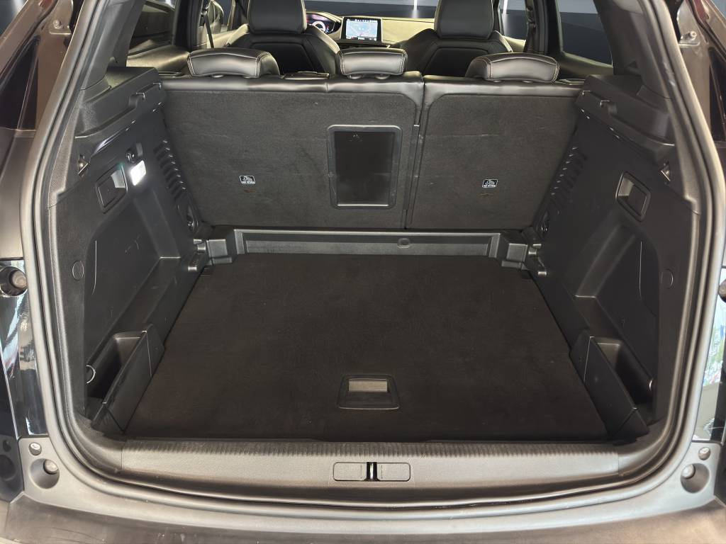 PEUGEOT 3008 2.0 BlueHDi GT EAT-image-11