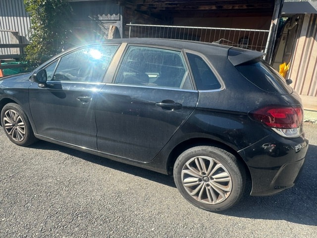 BMW 220d Active Tourer Steptronic-image-15