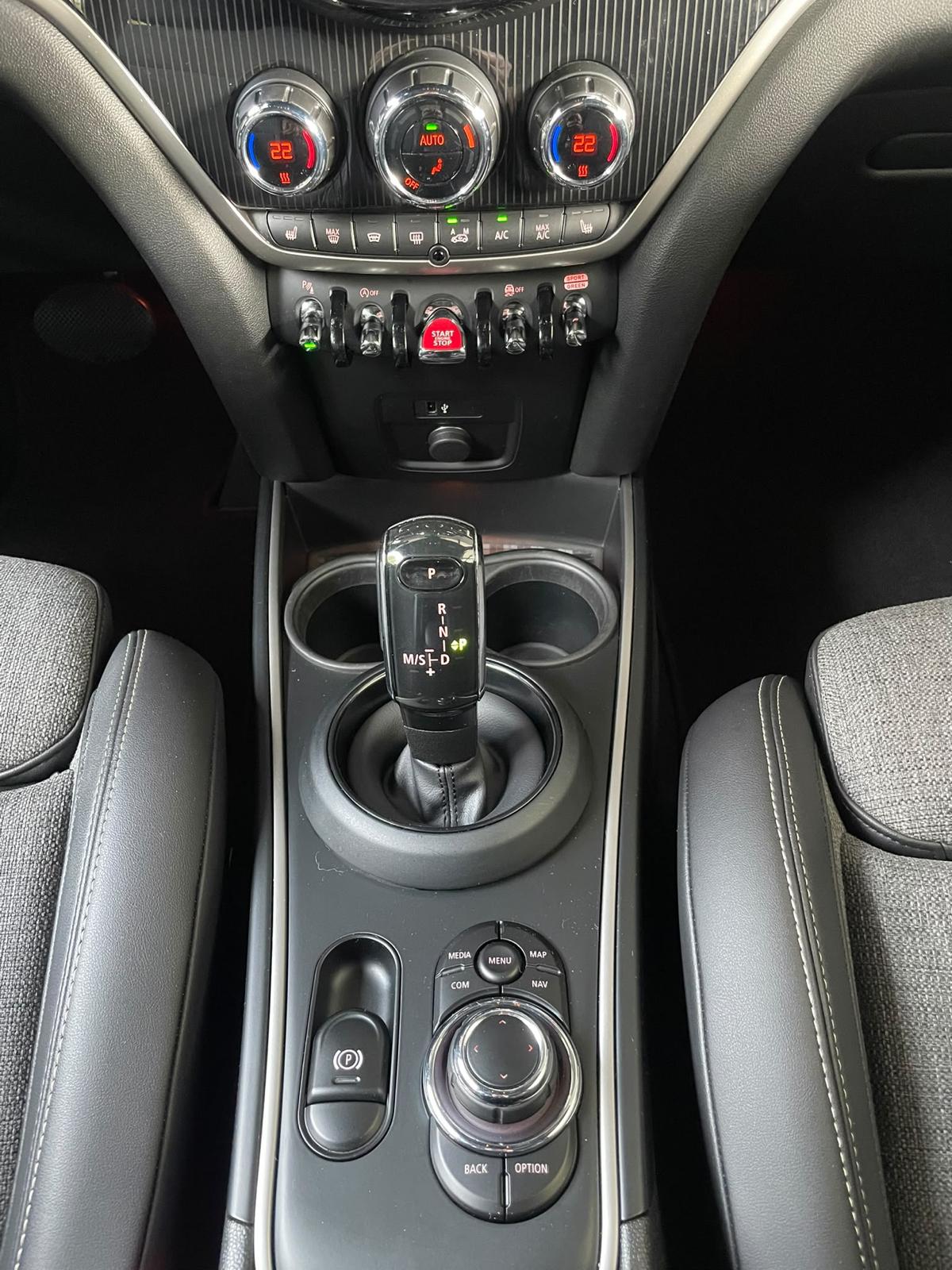 MINI Countryman F60 2.0i Cooper S SAG ALL4-image-8