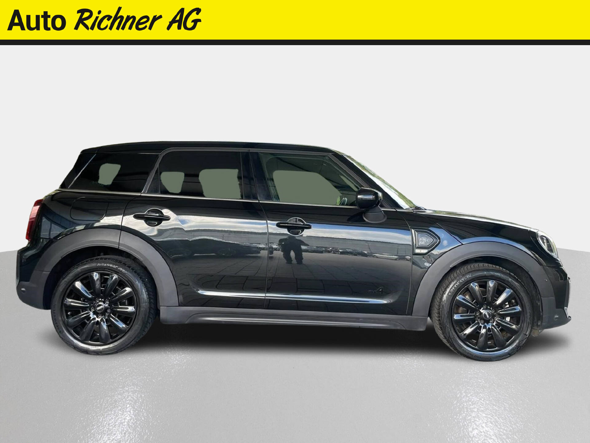 MINI Countryman F60 2.0i Cooper S SAG ALL4-image-2