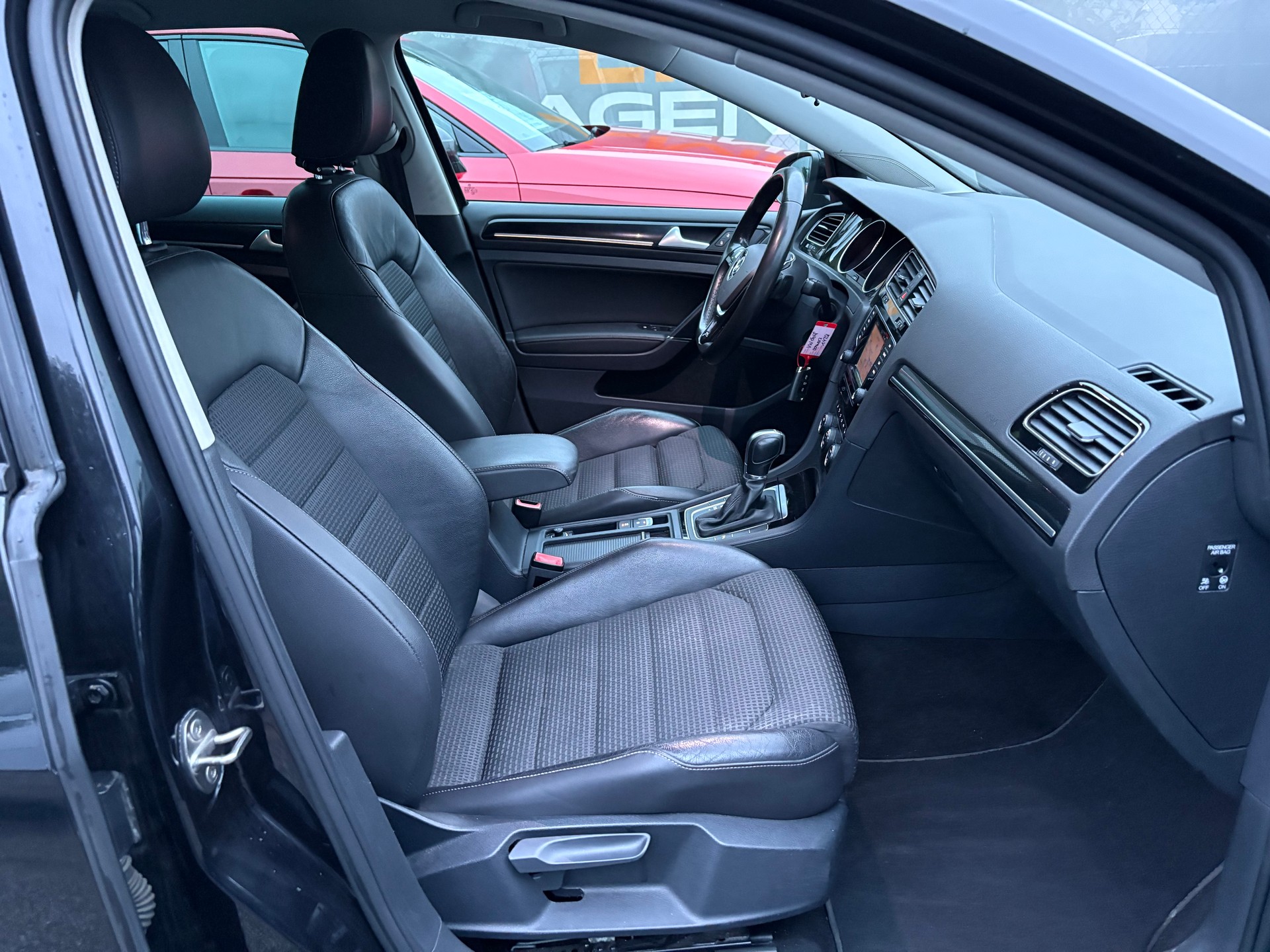 VW Golf 1.4 TSI Highline DSG-image-11