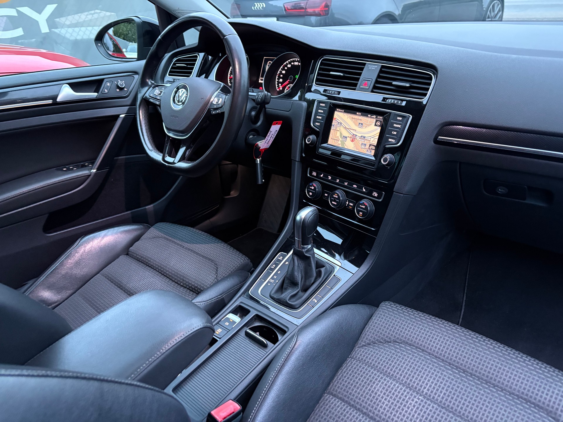 VW Golf 1.4 TSI Highline DSG-image-10