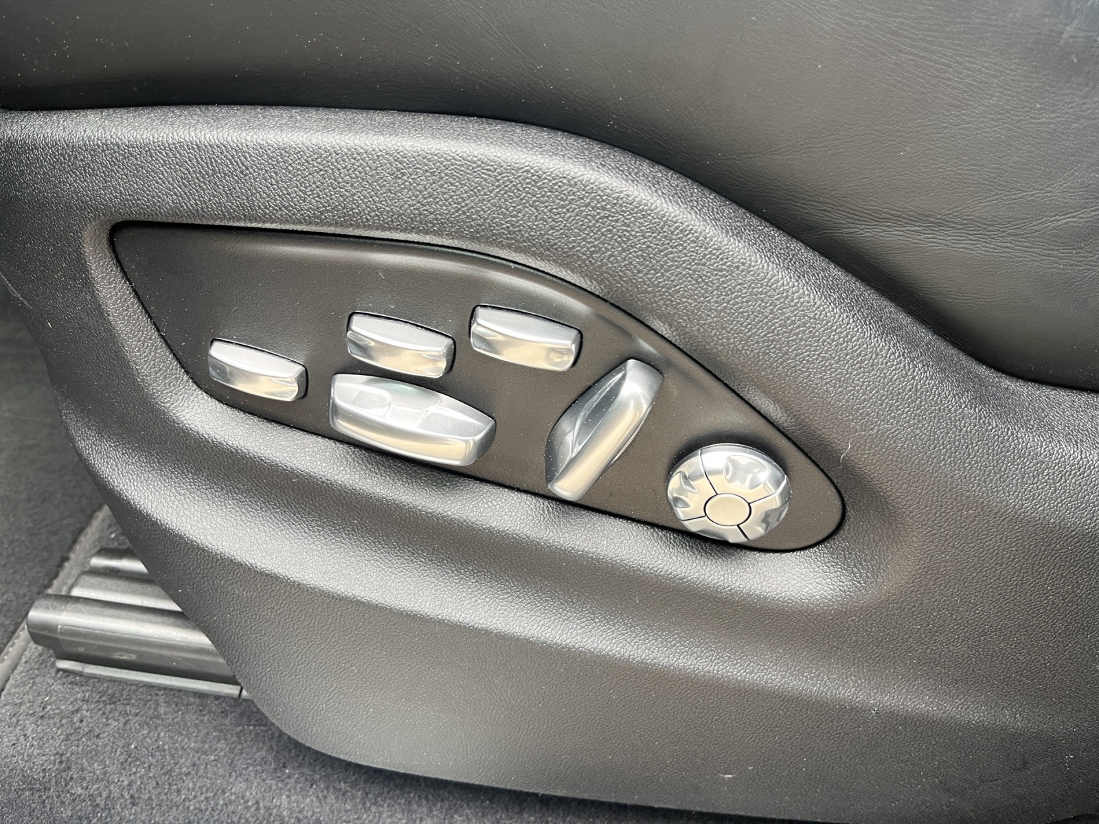 PORSCHE Cayenne 3.0 V6-image-16