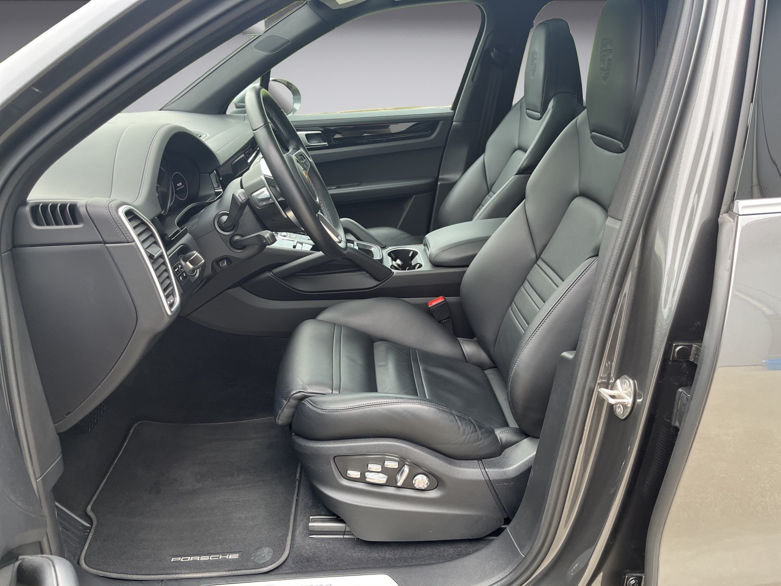 PORSCHE Cayenne 3.0 V6-image-7