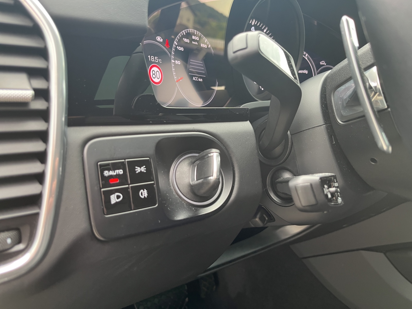 PORSCHE Cayenne 3.0 V6-image-18