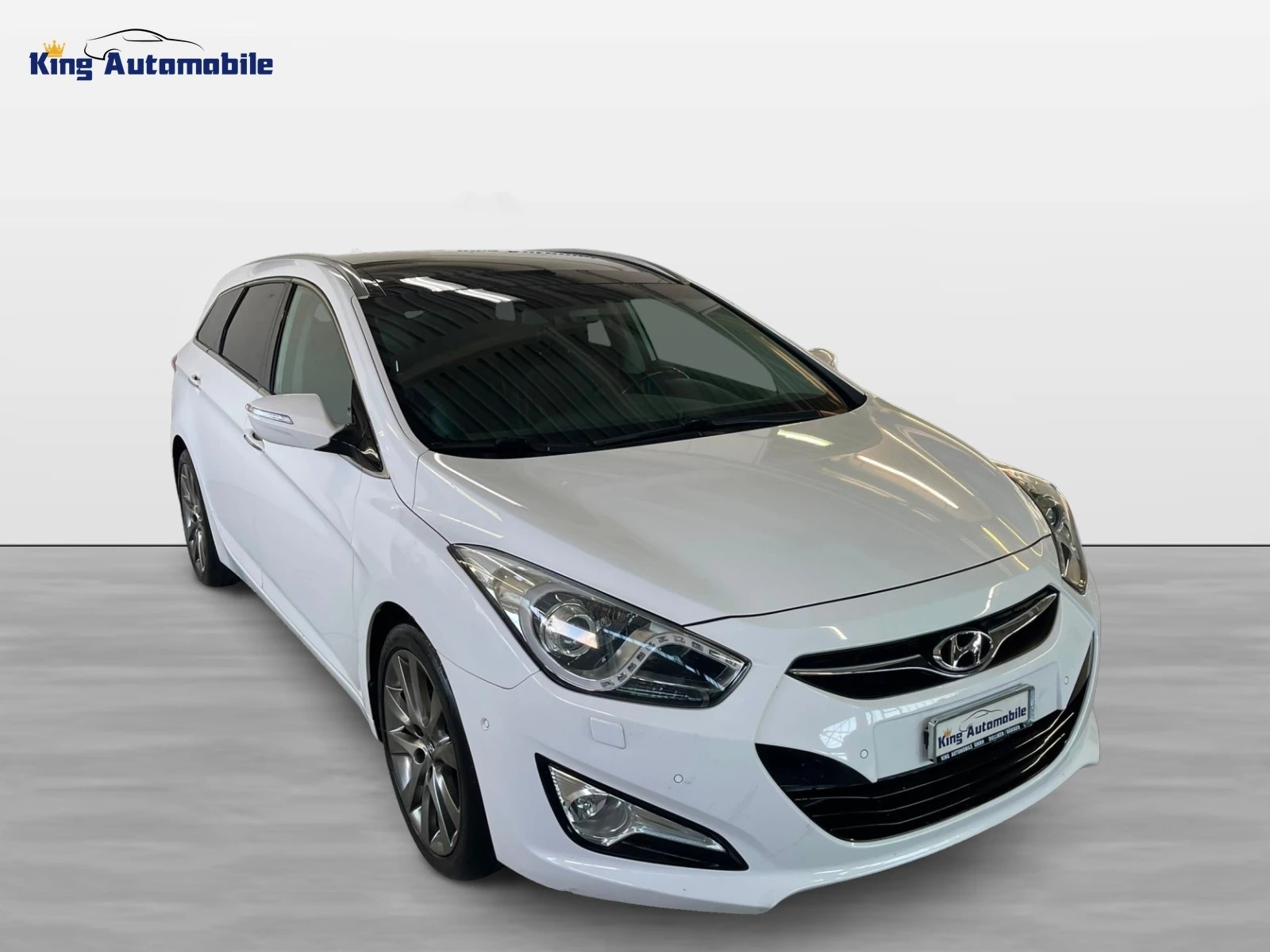 HYUNDAI i40 Wagon 1.7 CRDI Premium Automatic | Frisch MFK | CH-Auto | Ab Service | Pano Dach | Leder-image-3