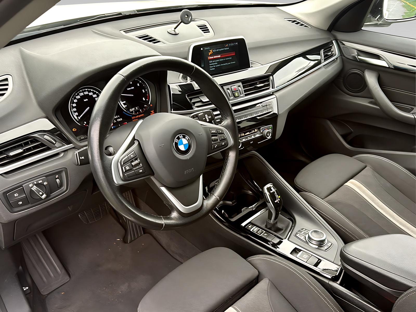 BMW X1 sDrive 18d Sport Line Steptronic-image-9
