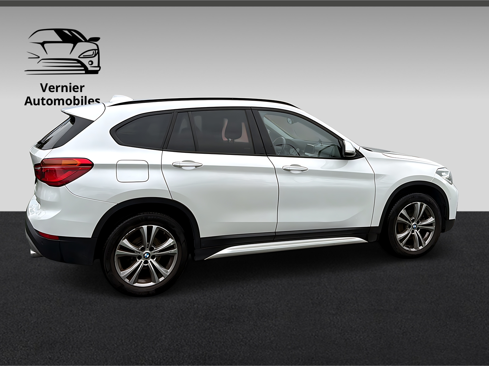 BMW X1 sDrive 18d Sport Line Steptronic-image-8