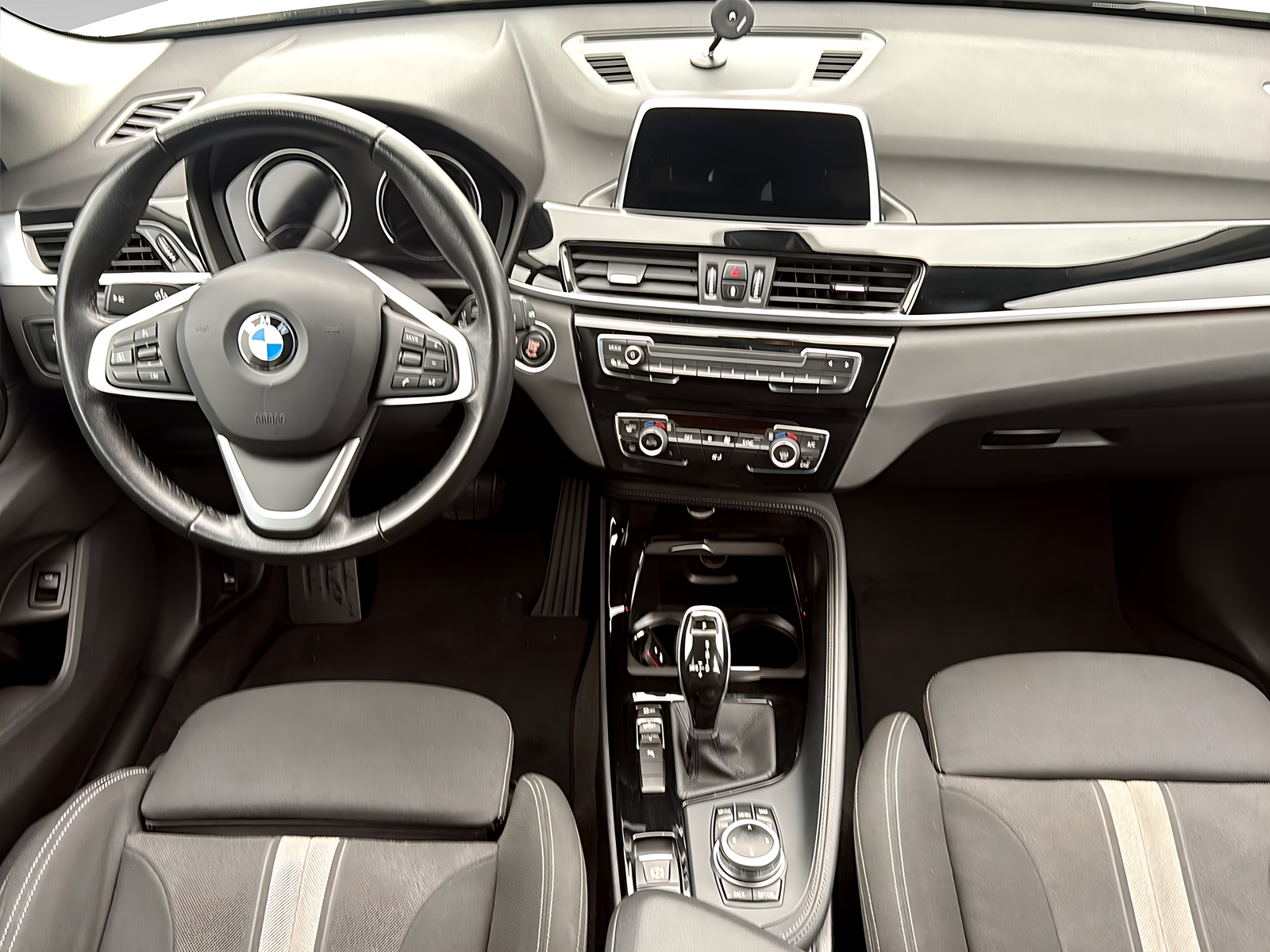 BMW X1 sDrive 18d Sport Line Steptronic-image-10