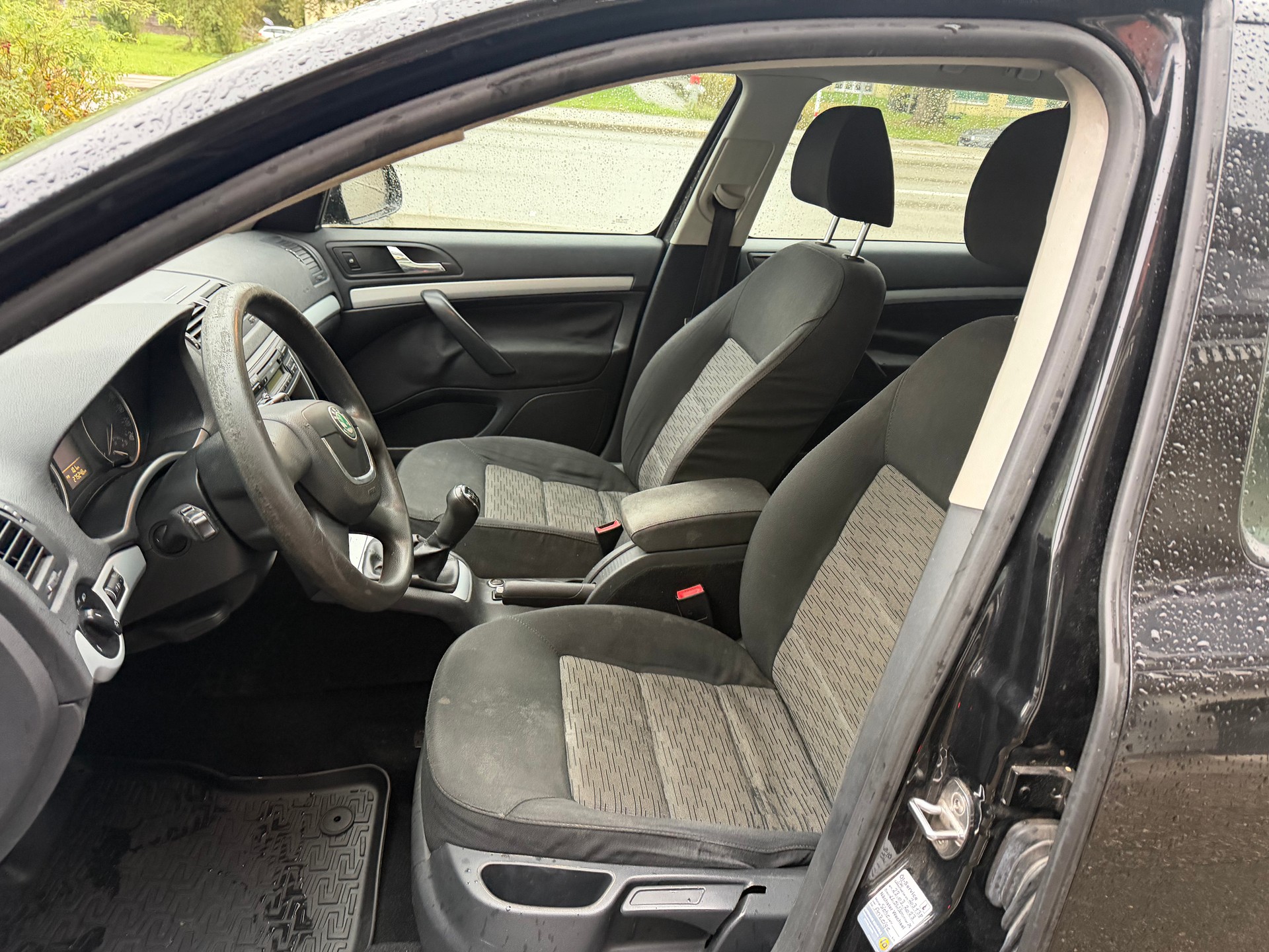 SKODA Combi 1.6 TDI-image-4