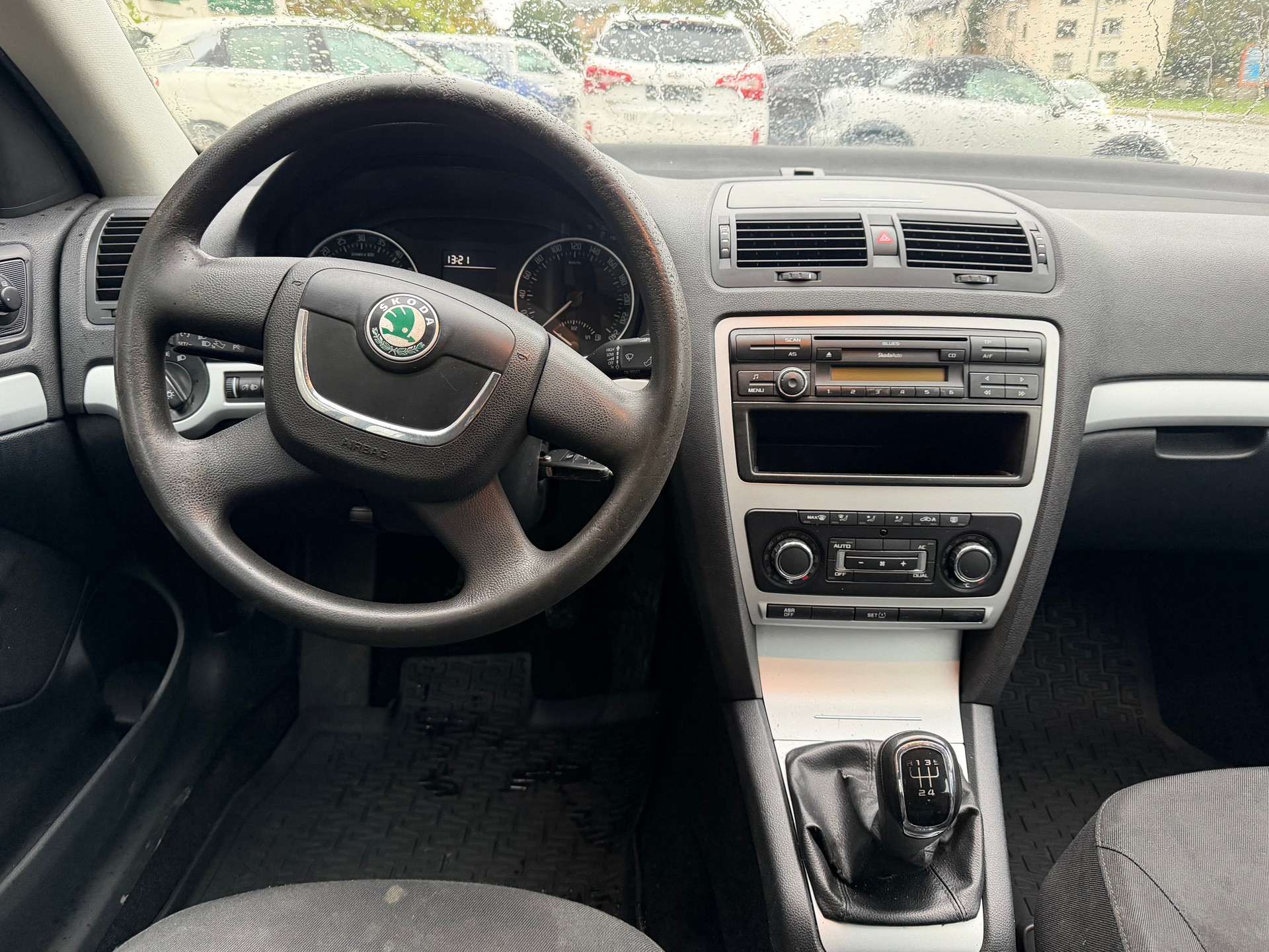 SKODA Combi 1.6 TDI-image-5
