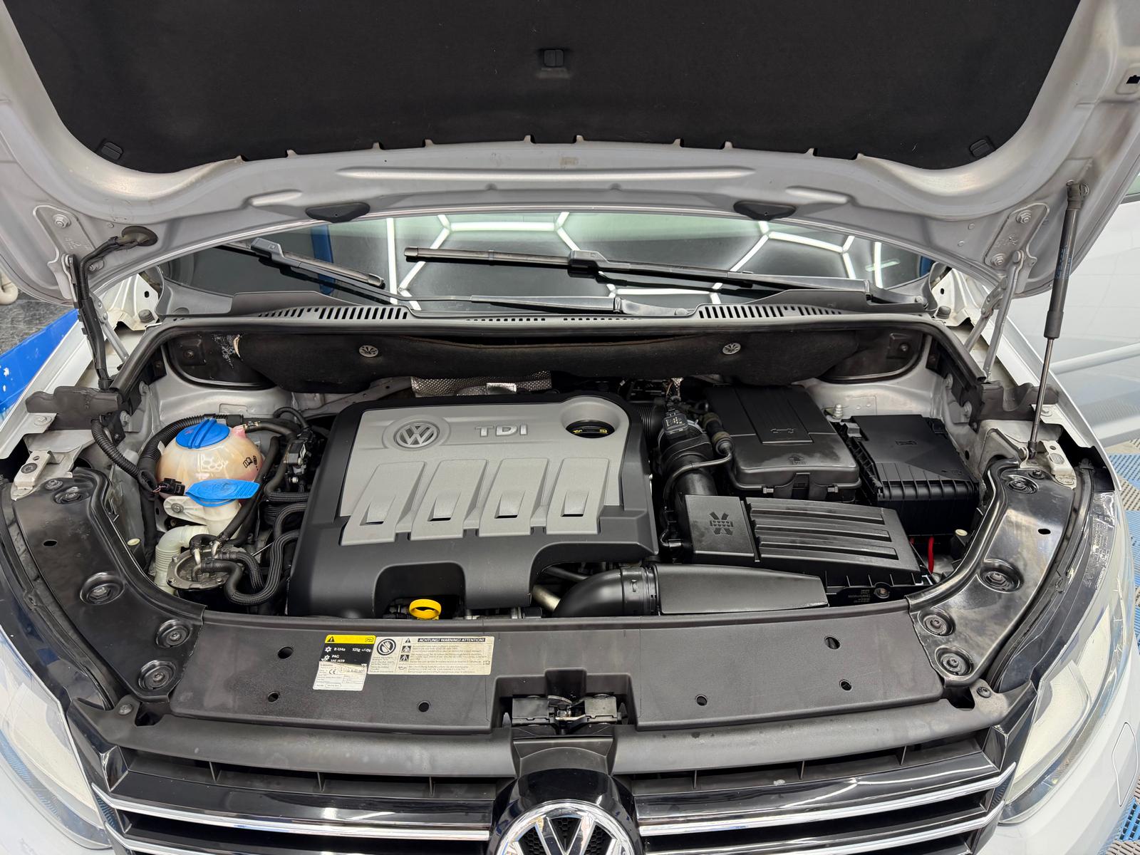 VW Touran 1.6 TDI BMT Comfortline DSG-image-12