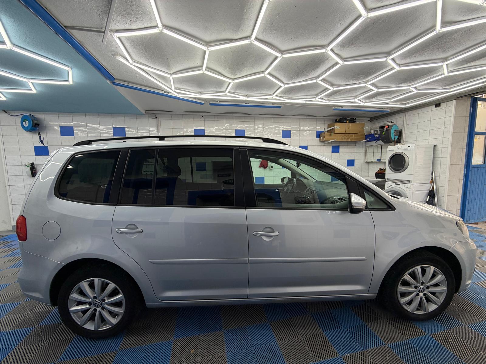 VW Touran 1.6 TDI BMT Comfortline DSG-image-7