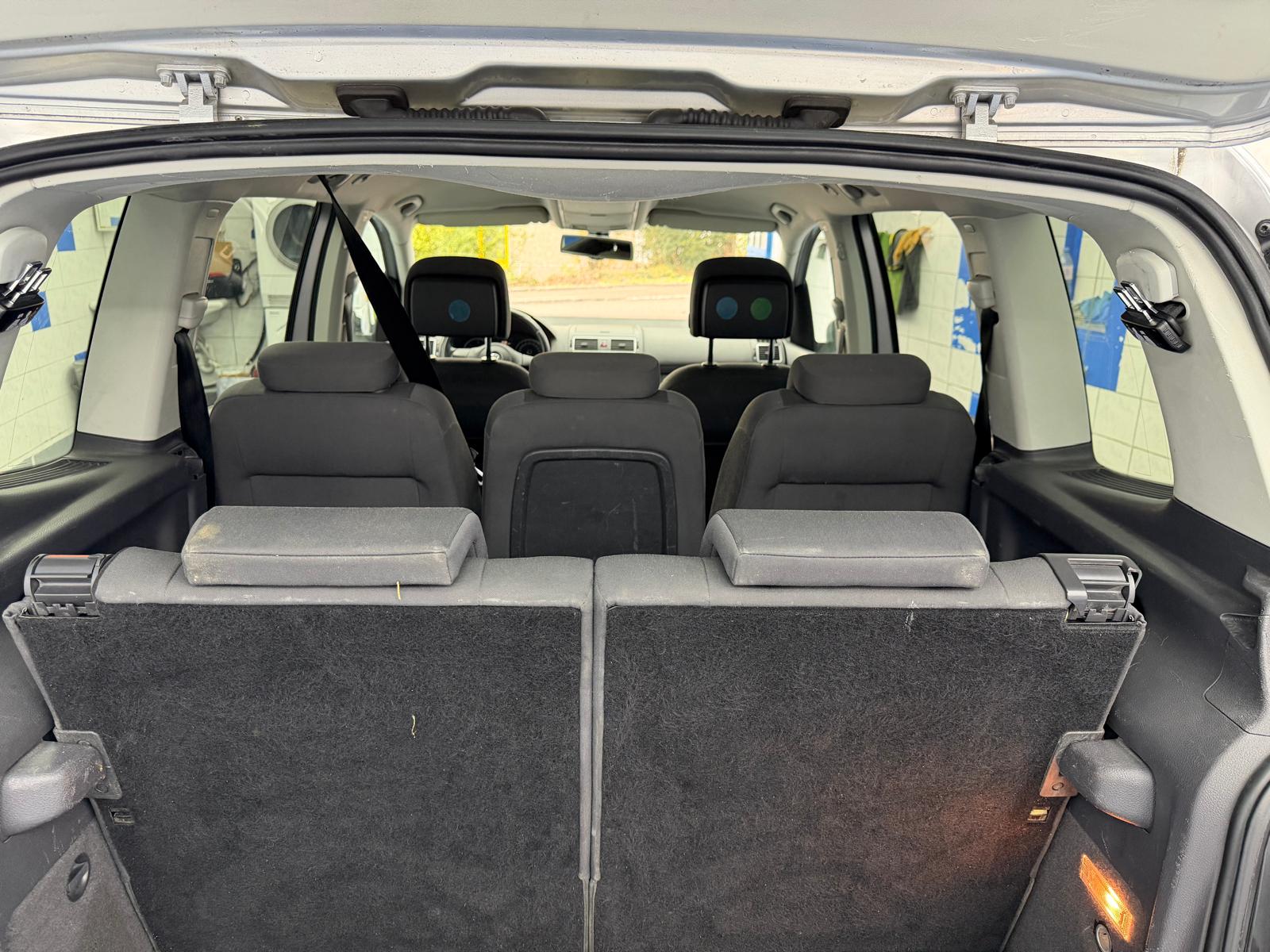 VW Touran 1.6 TDI BMT Comfortline DSG-image-9