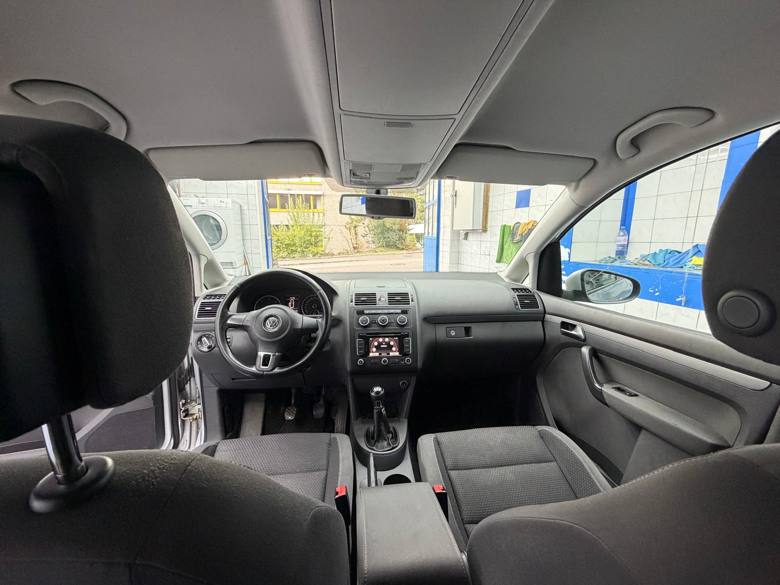 VW Touran 1.6 TDI BMT Comfortline DSG-image-11