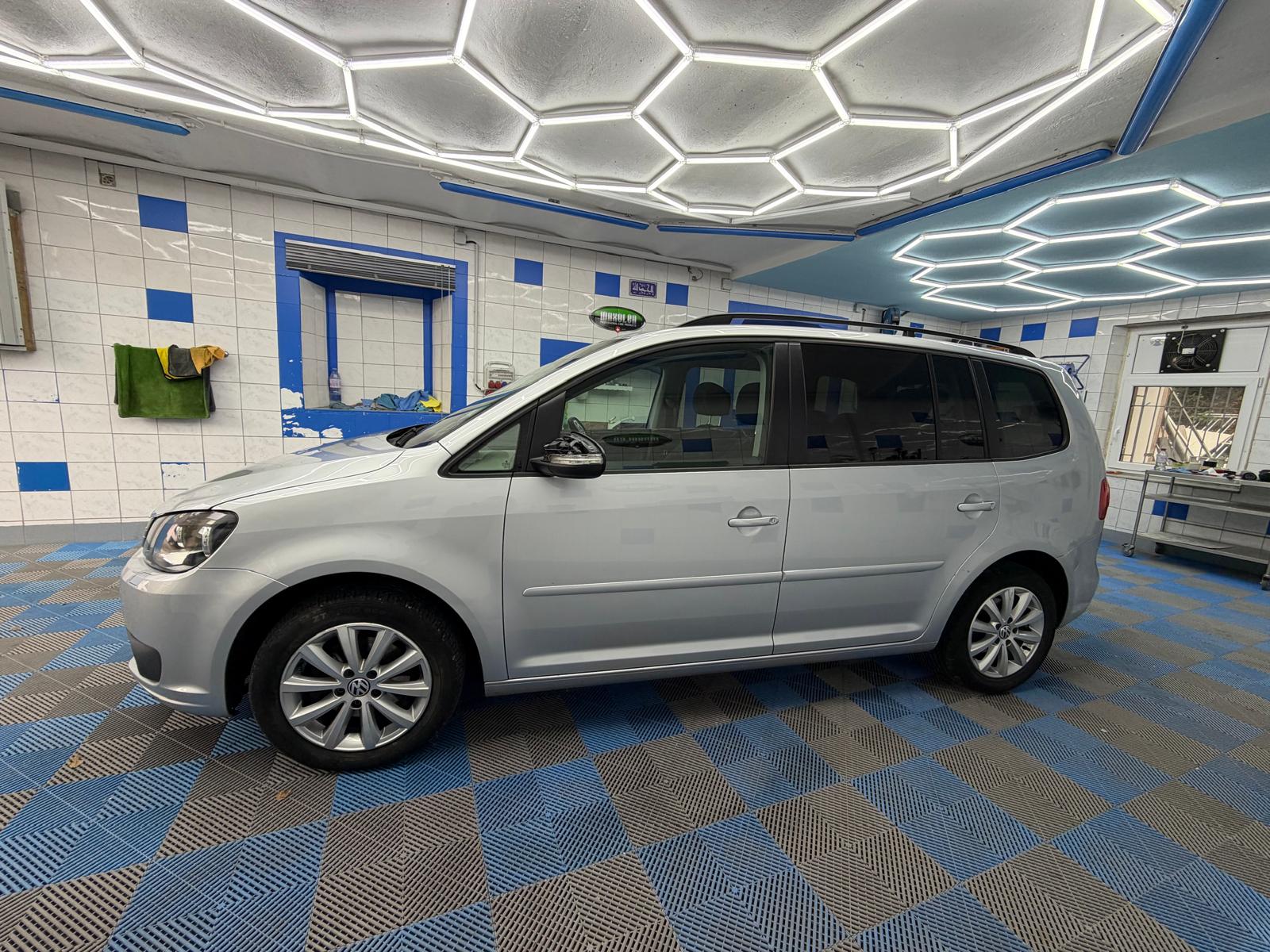VW Touran 1.6 TDI BMT Comfortline DSG-image-2