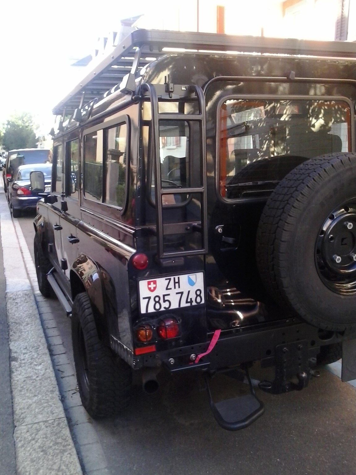 LAND ROVER Defender 110 SW 2.4Tdc-image-7