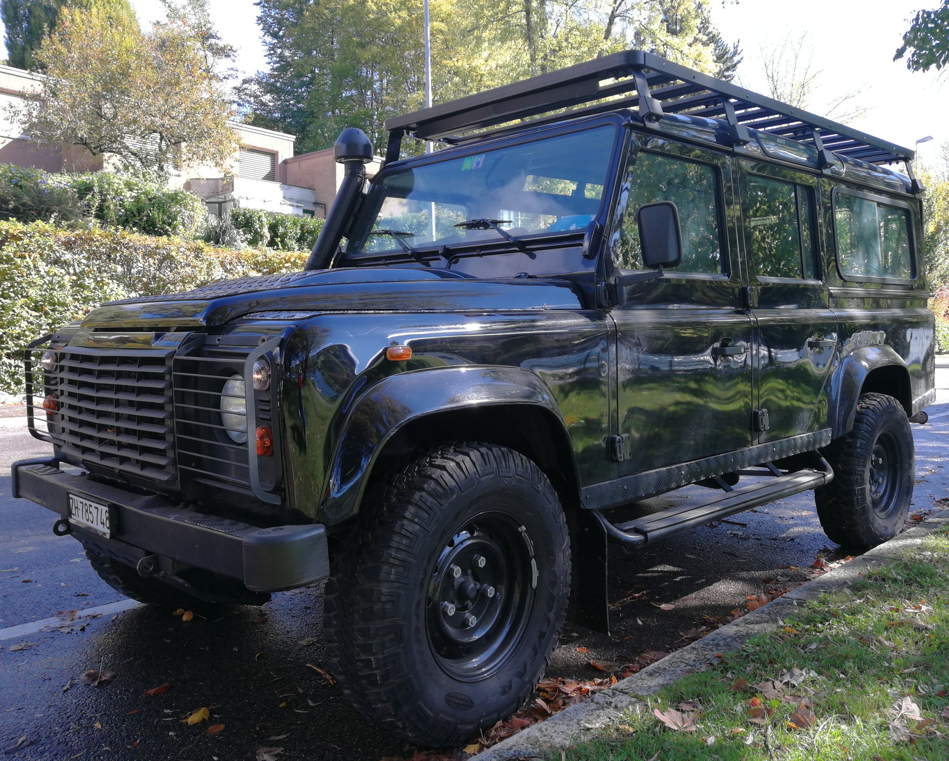 LAND ROVER Defender 110 SW 2.4Tdc-image-1