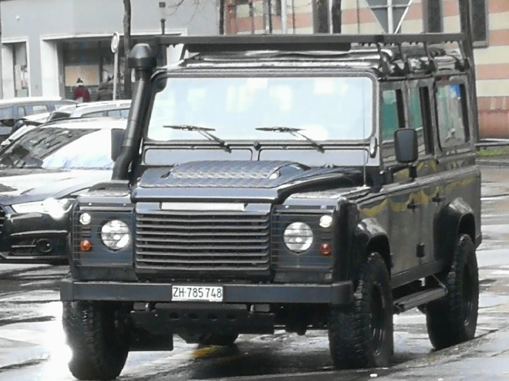 LAND ROVER Defender 110 SW 2.4Tdc-image-3