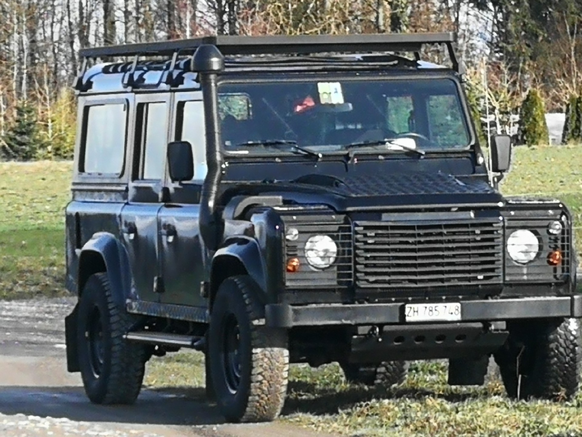 LAND ROVER Defender 110 SW 2.4Tdc-image-11